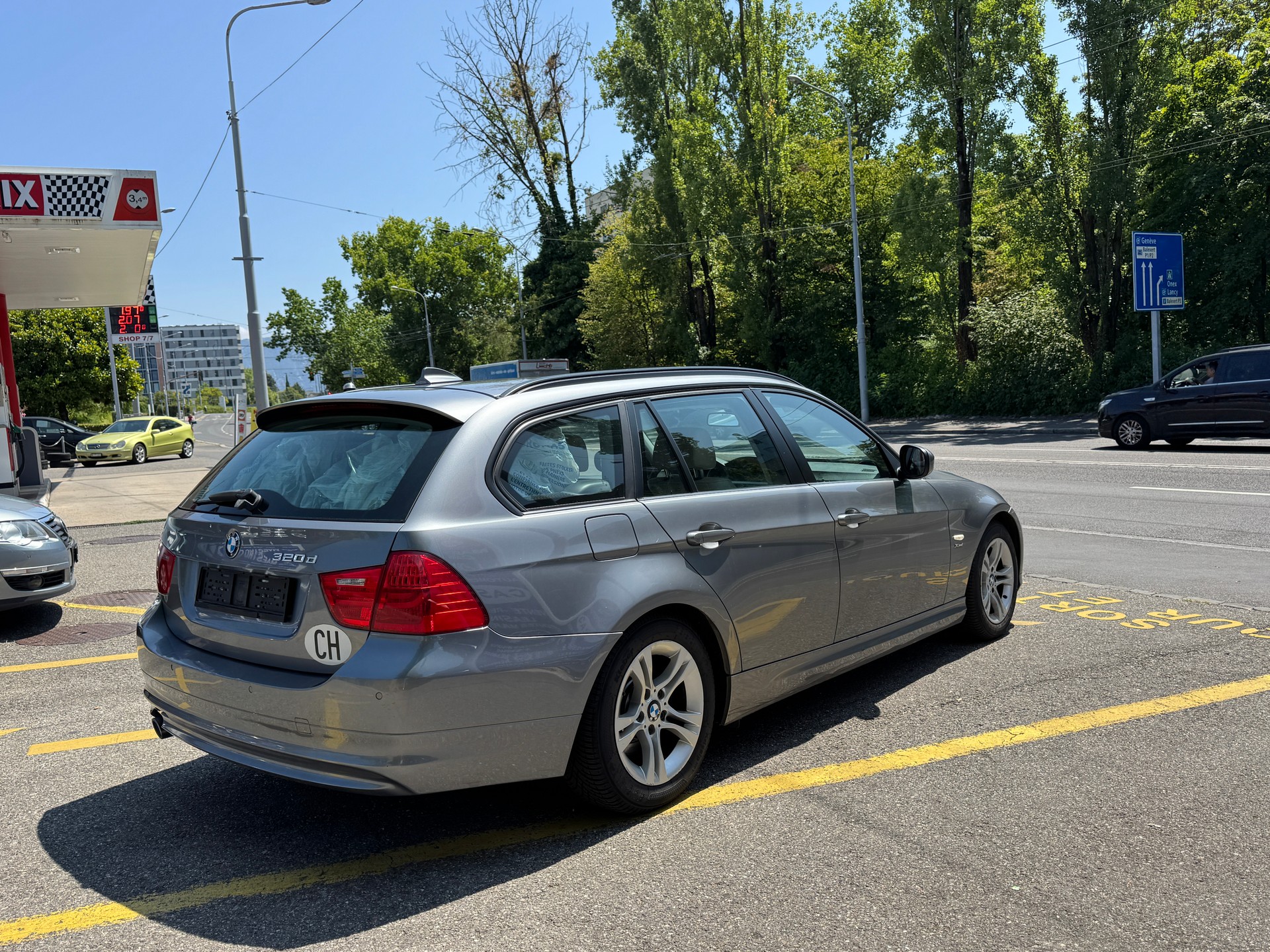 BMW 320d xDrive Touring Steptronic-image-5
