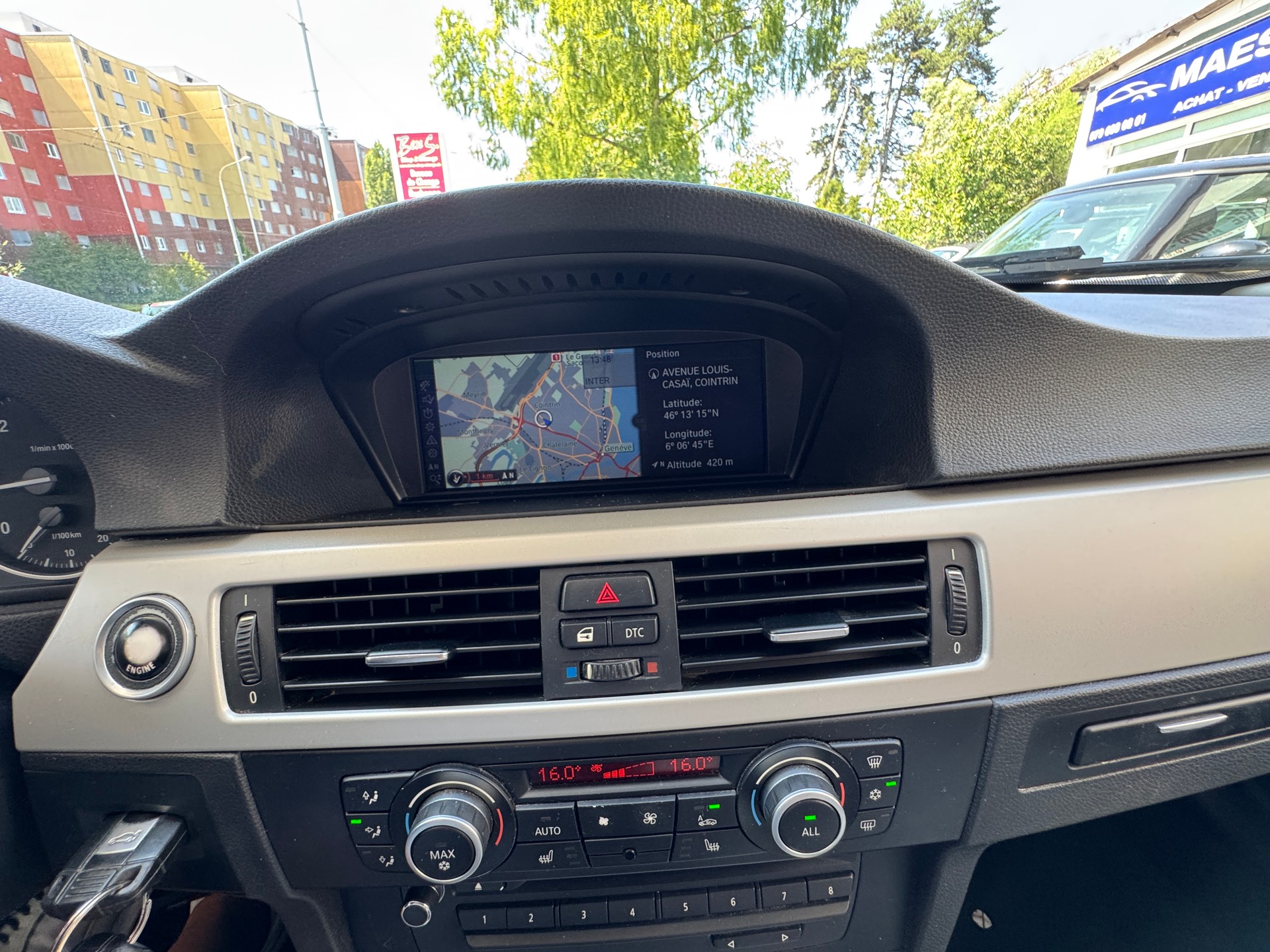 BMW 320d xDrive Touring Steptronic-image-11