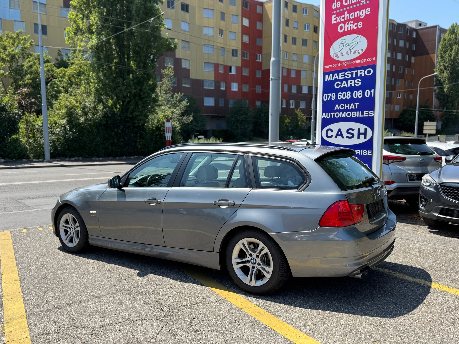 BMW 320d xDrive Touring Steptronic-image-4