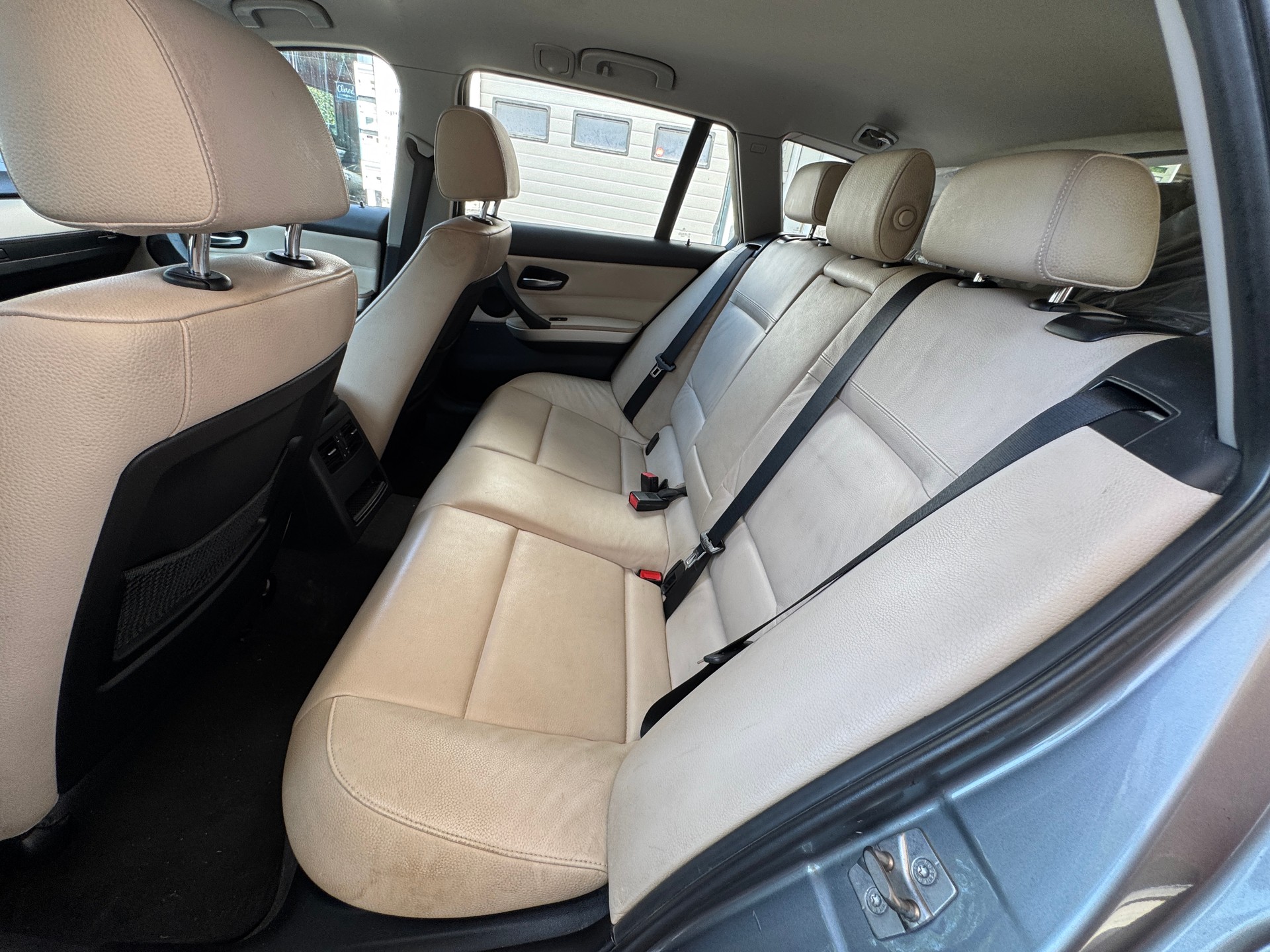 BMW 320d xDrive Touring Steptronic-image-9