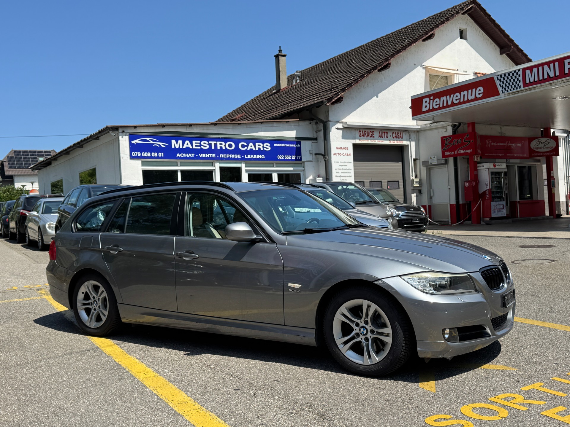 BMW 320d xDrive Touring Steptronic-image-1