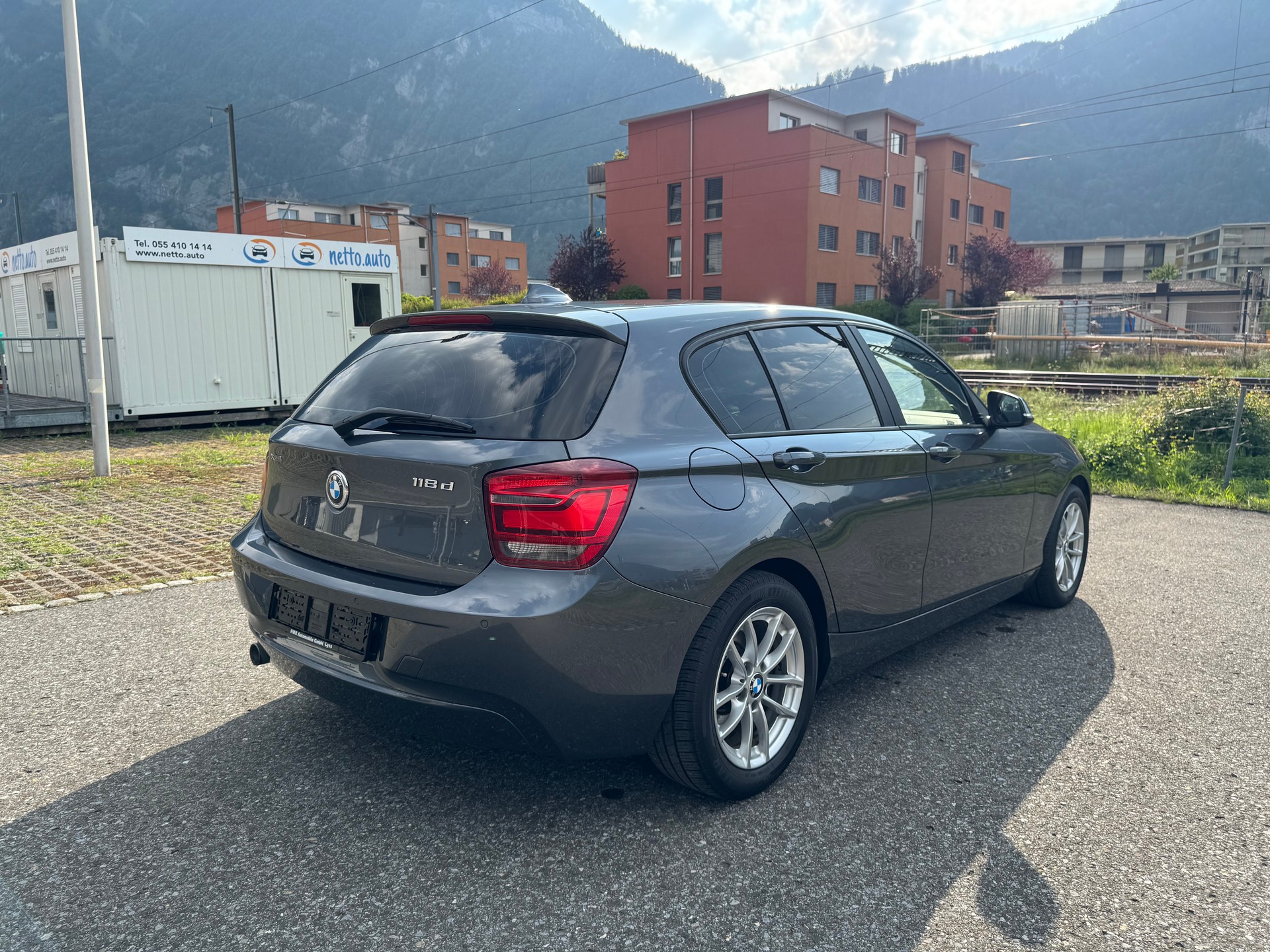 BMW 118d xDrive-image-3