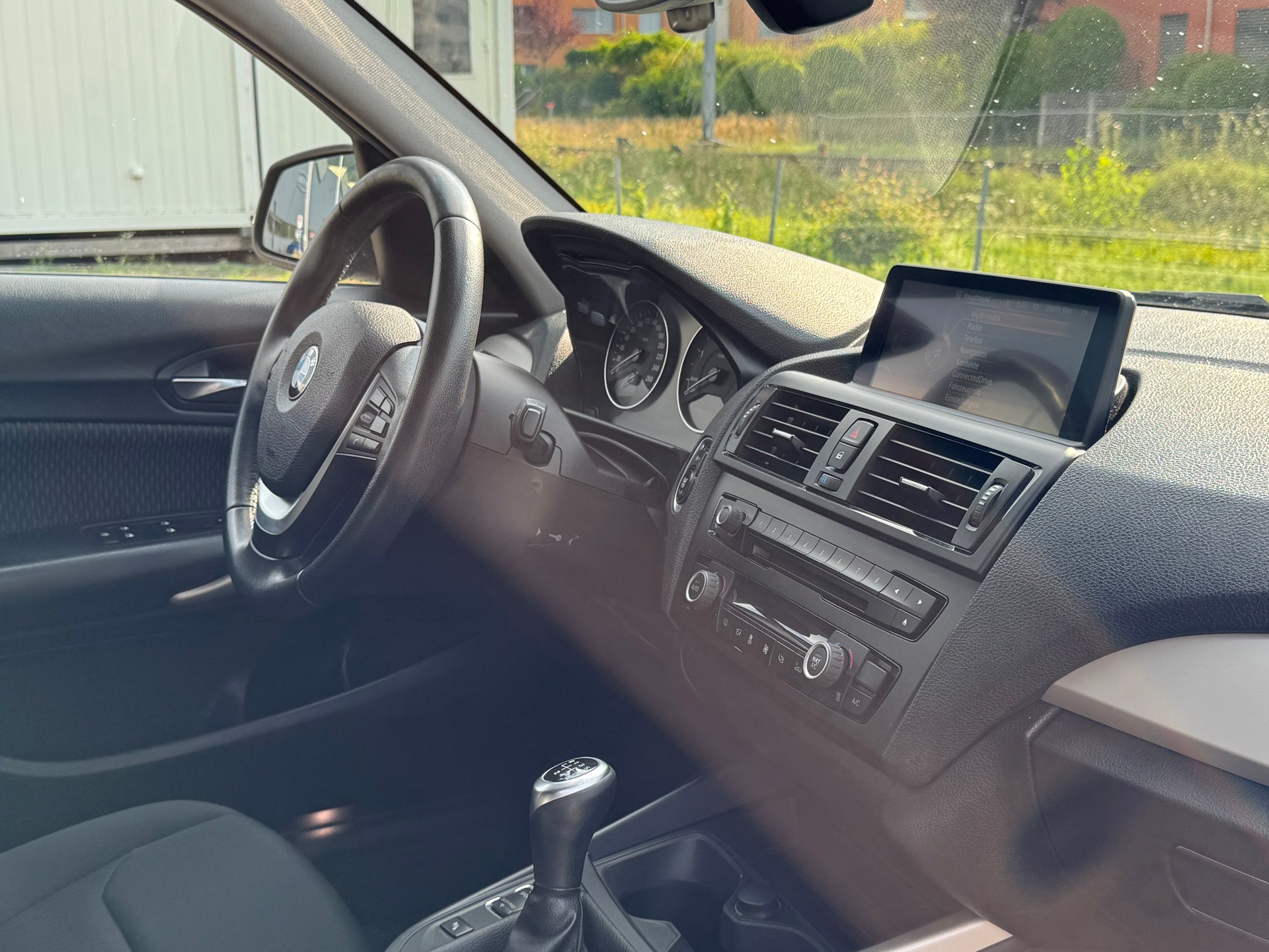 BMW 118d xDrive-image-11