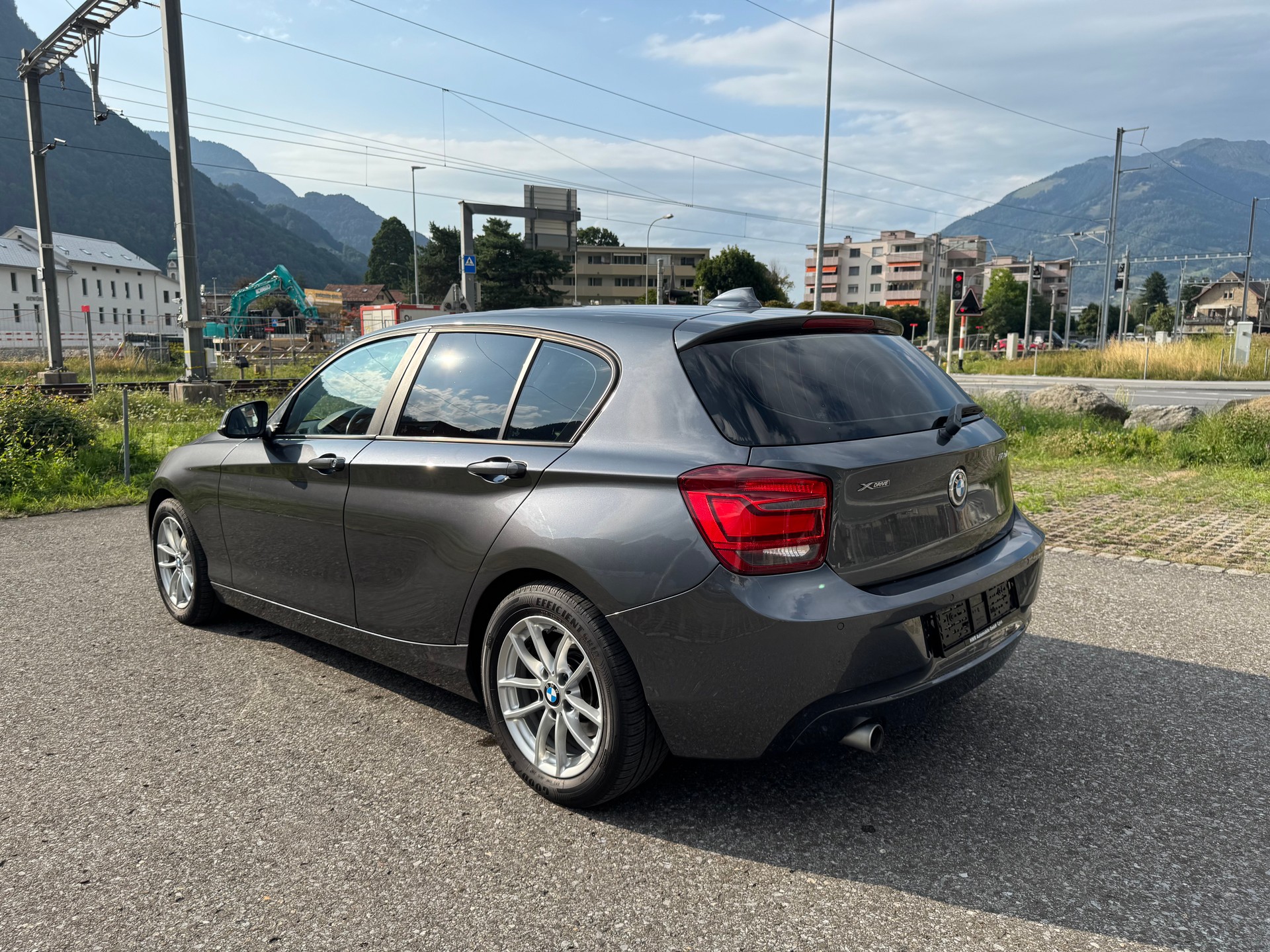 BMW 118d xDrive-image-1