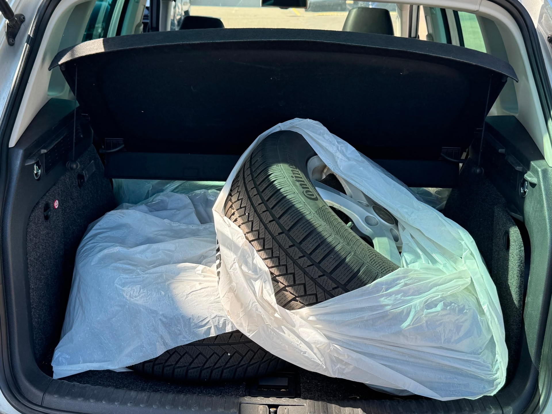 VW Tiguan 2.0 TSI Sport&Style Tiptronic-showroom-element-3