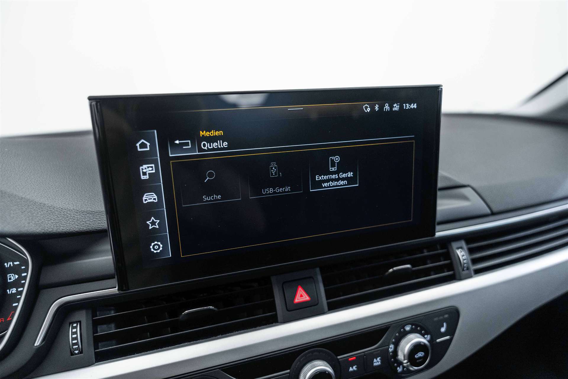 AUDI A4 Avant 35 TFSI S-tronic-image-22