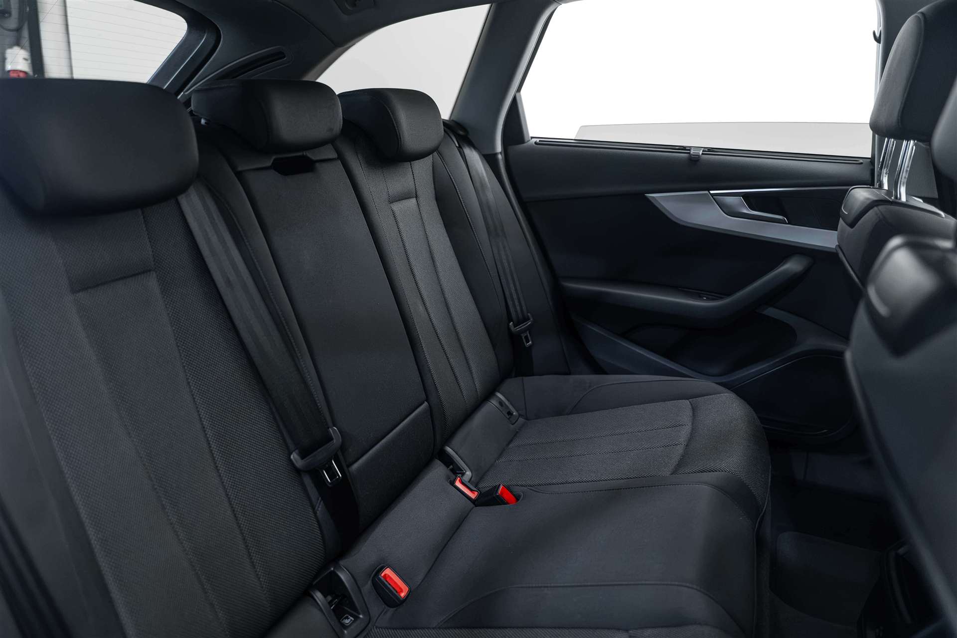 AUDI A4 Avant 35 TFSI S-tronic-image-13