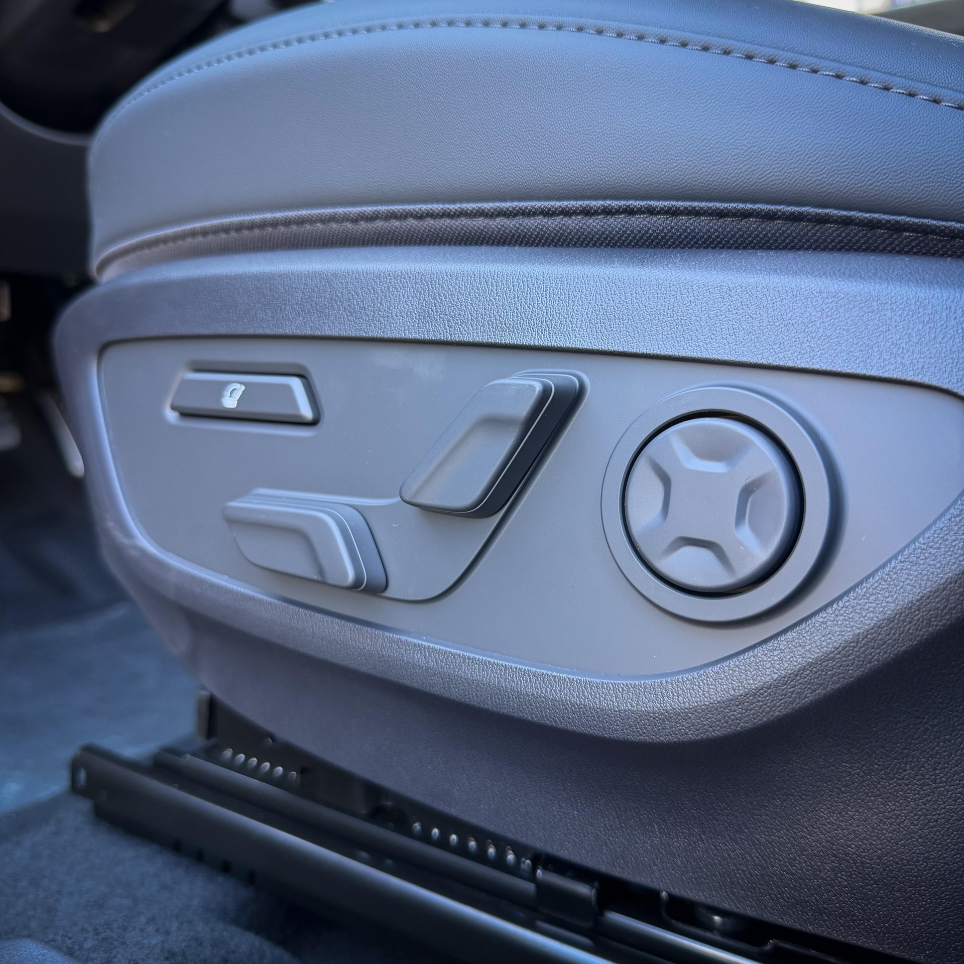 KIA Seltos 1.6 T-GDi X-Line-image-12