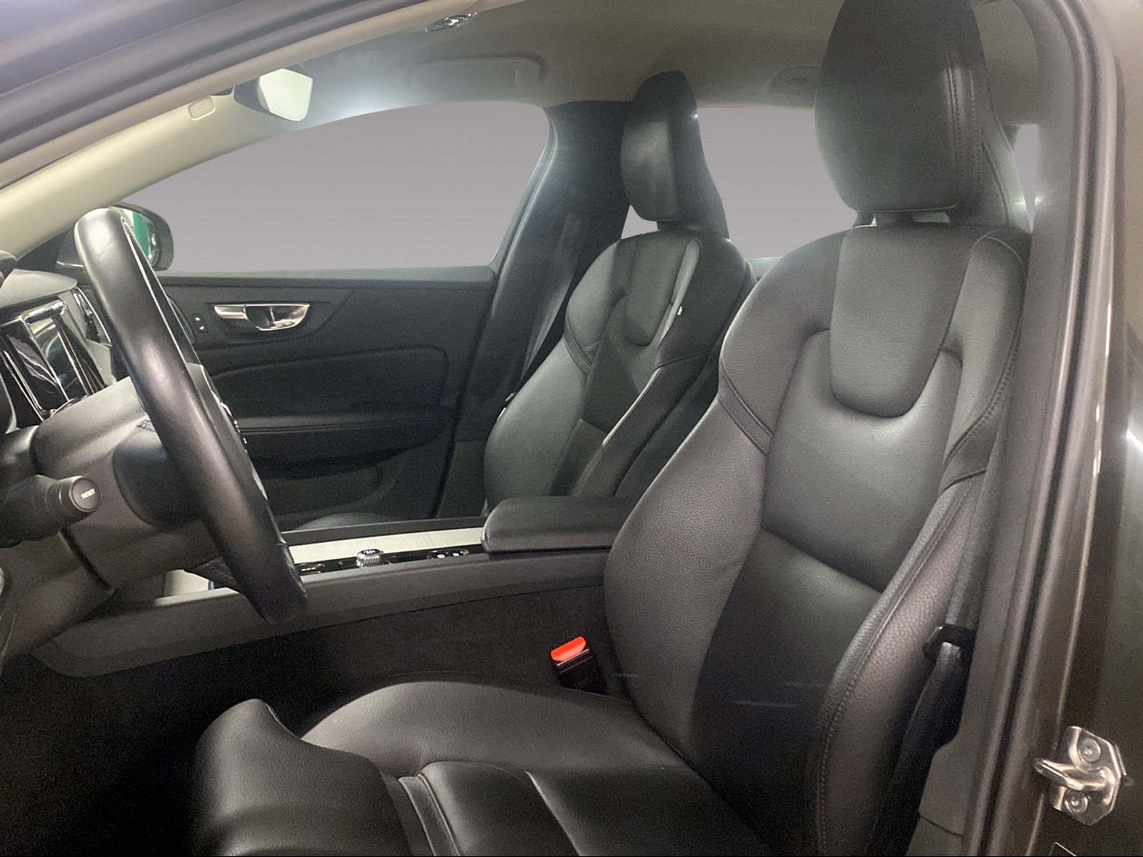 VOLVO V60 2.0 B4 Inscription-image-6