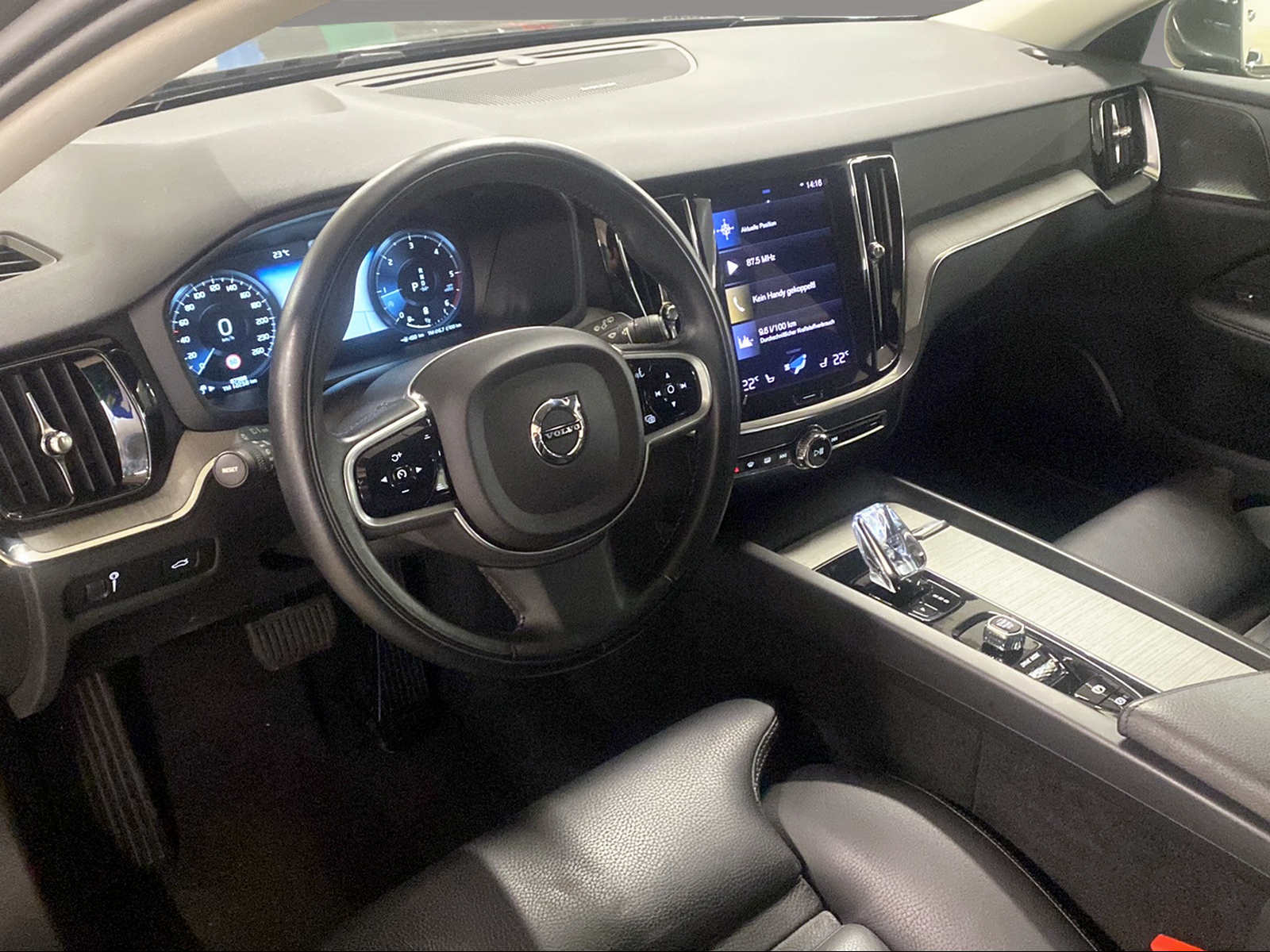 VOLVO V60 2.0 B4 Inscription-image-9