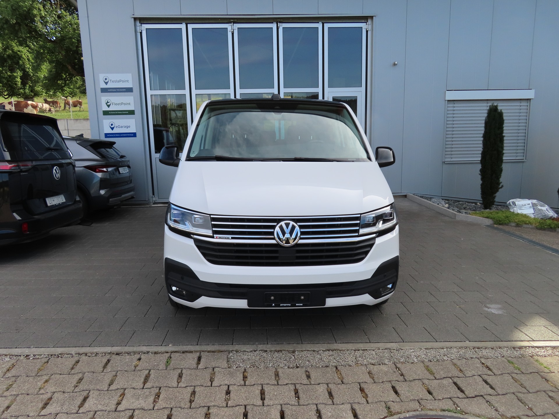 VW T6.1 Multivan 2.0 TDI Family 4Motion DSG-image-1
