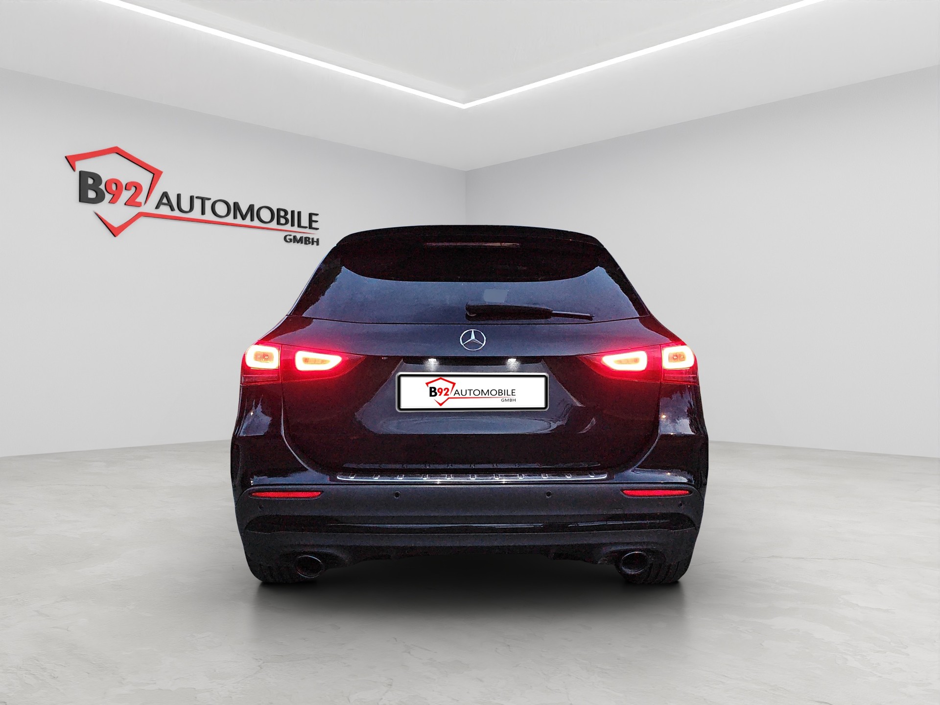 MERCEDES-BENZ GLA 35 AMG 4Matic 8G-Speedshift DCT-image-3