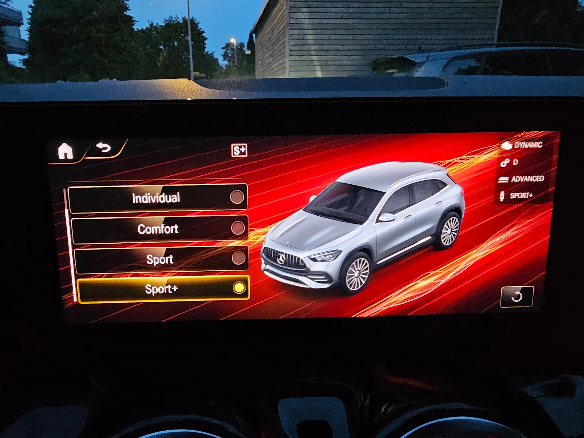 MERCEDES-BENZ GLA 35 AMG 4Matic 8G-Speedshift DCT-image-12
