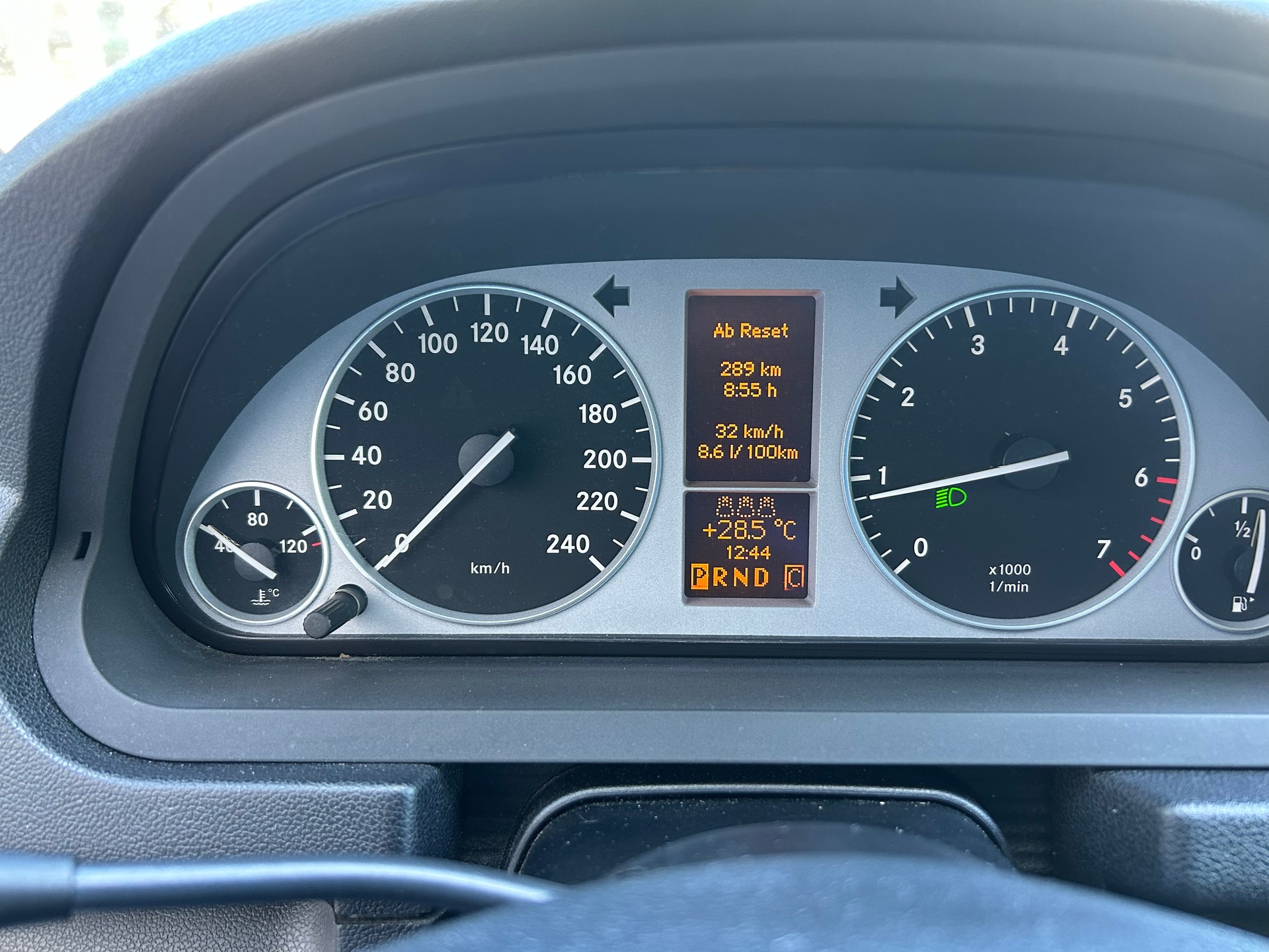 MERCEDES-BENZ B 200-image-13