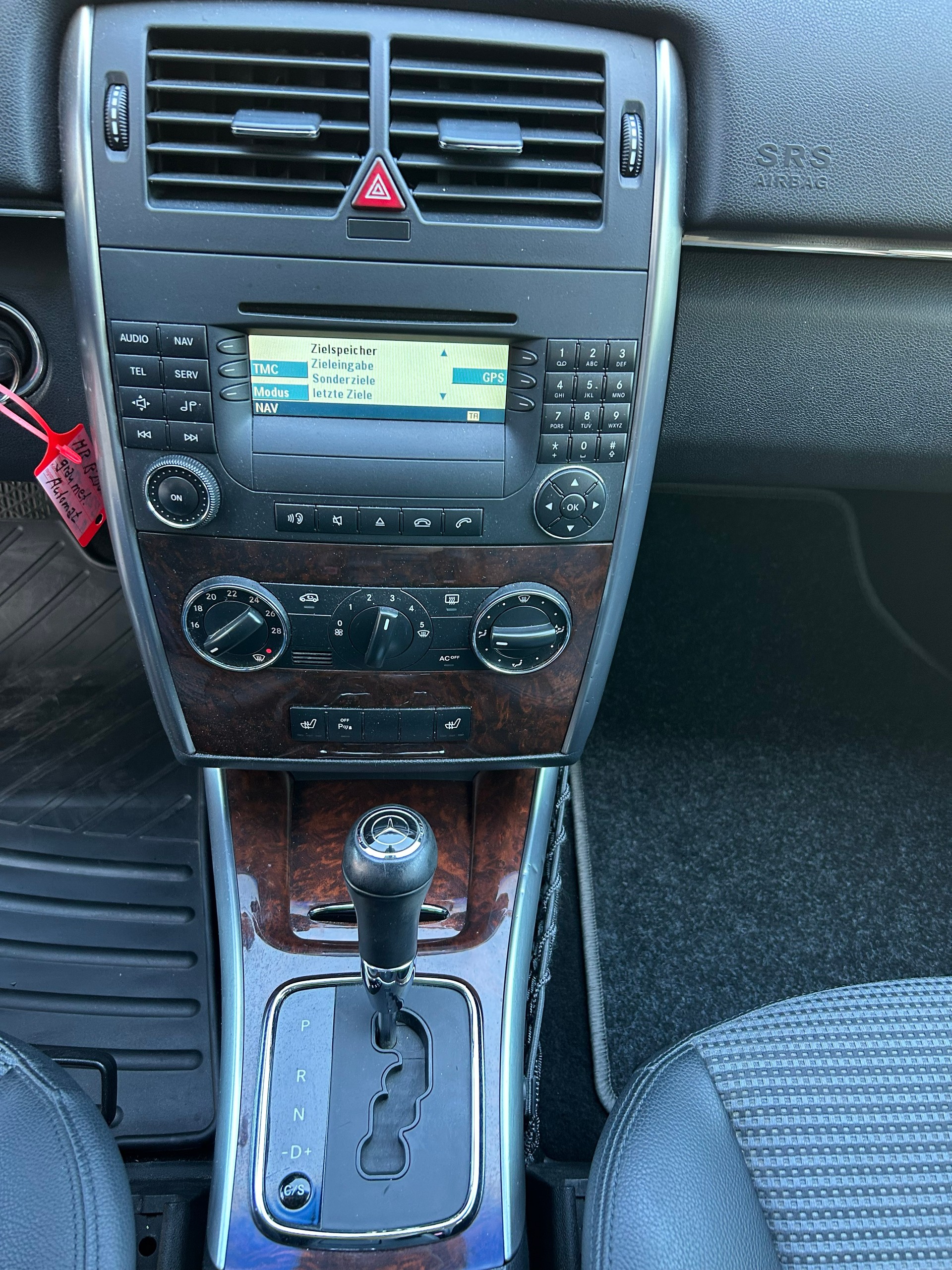 MERCEDES-BENZ B 200-image-15