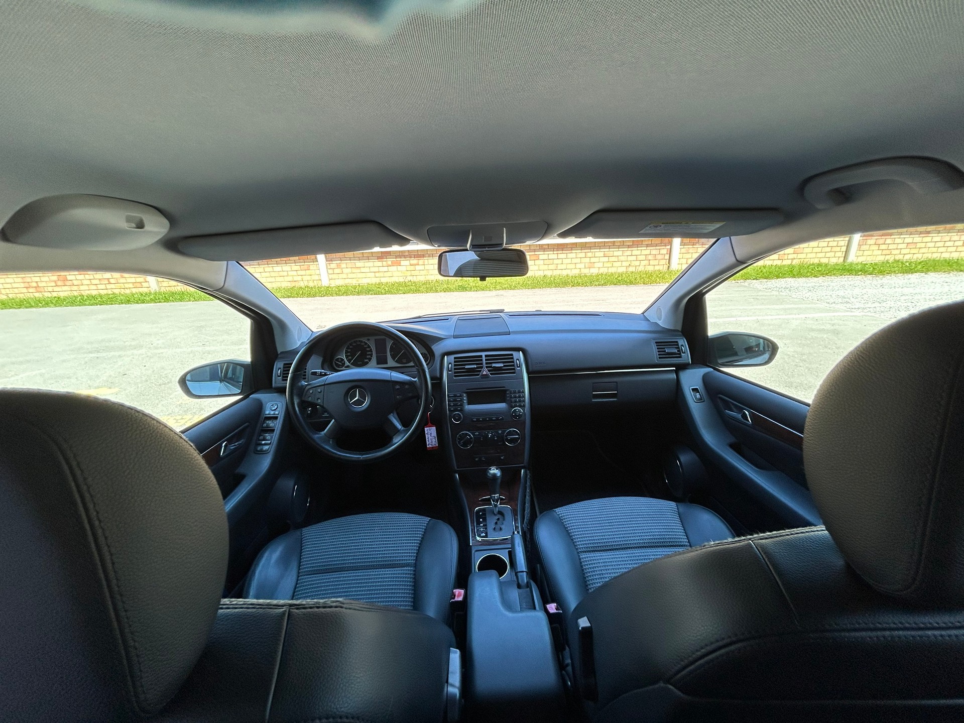 MERCEDES-BENZ B 200-image-11