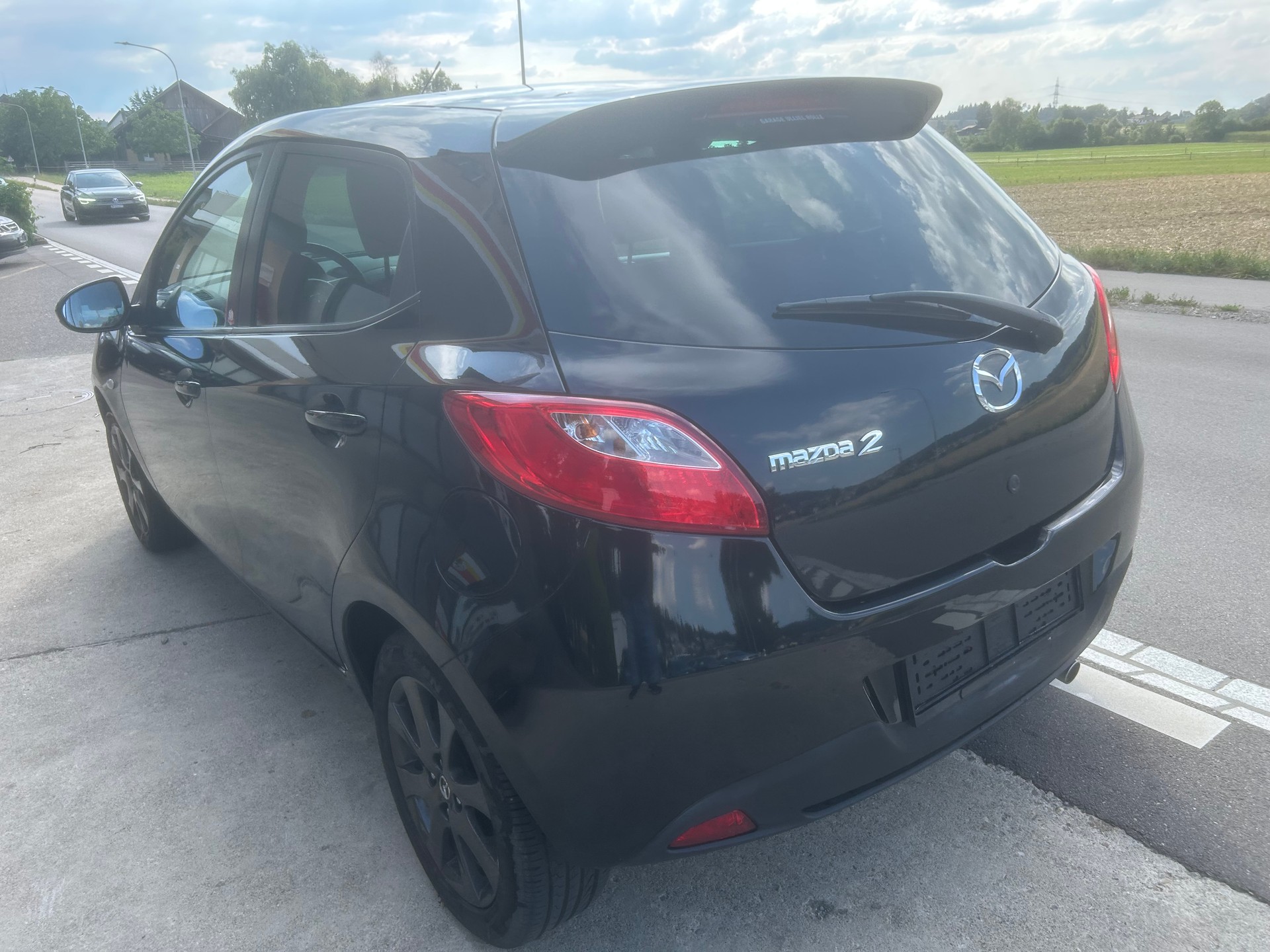 MAZDA 2 1.3i 16V Voila ma Suisse Edition-image-3