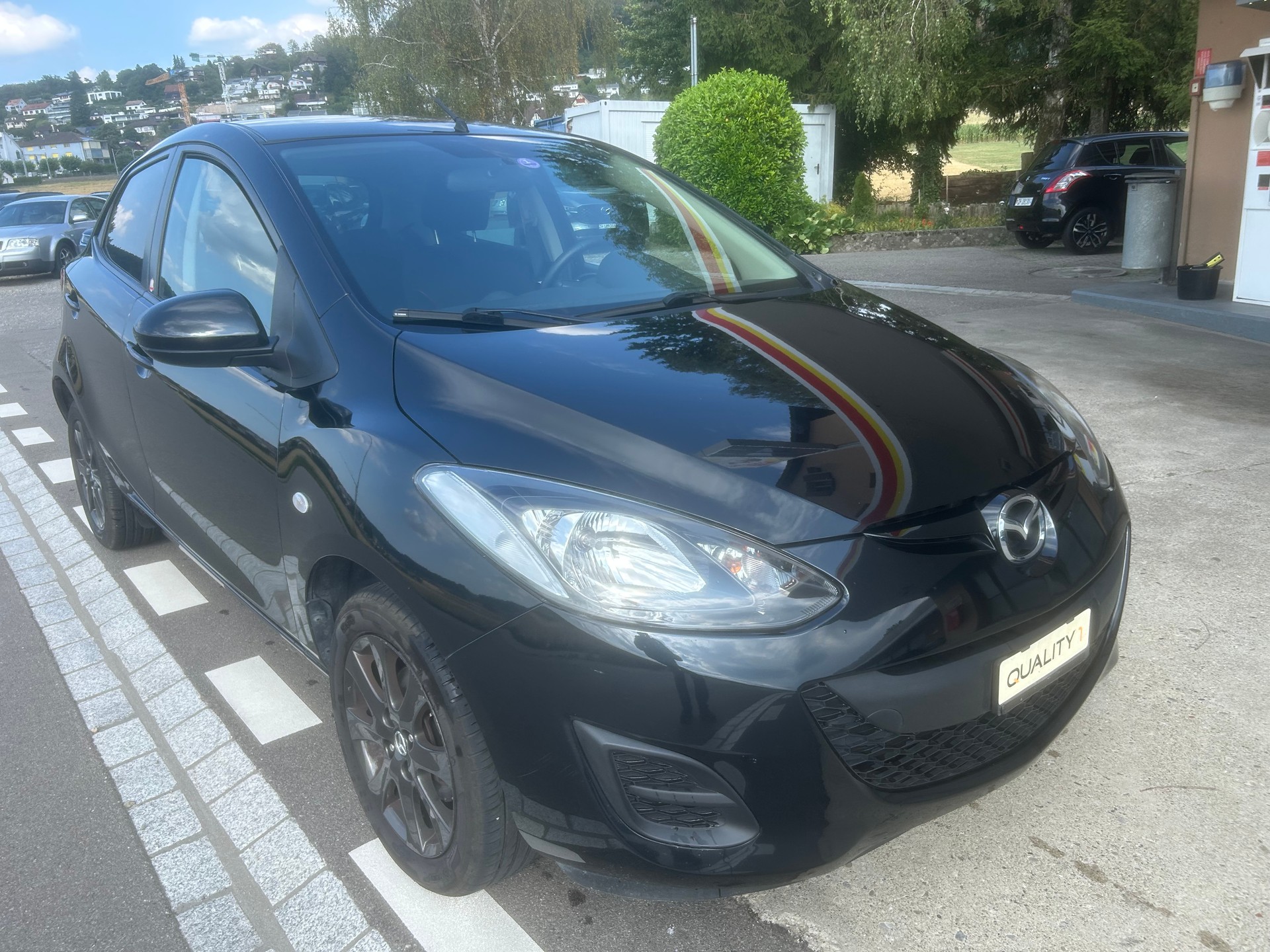 MAZDA 2 1.3i 16V Voila ma Suisse Edition-image-0