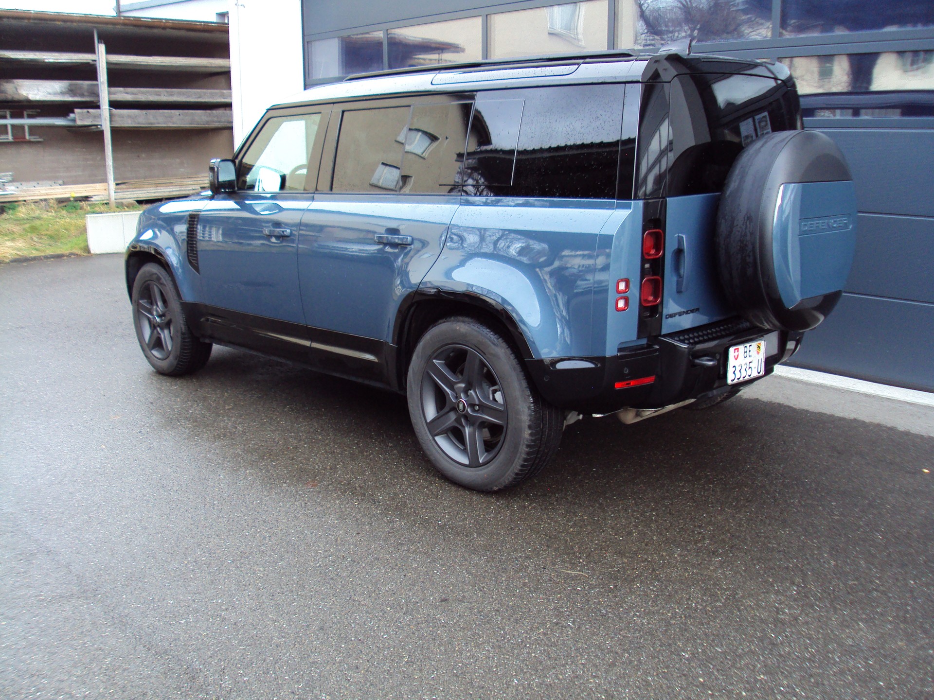LAND ROVER Defender 110 3.0 D I6 300 SE AWD AT8-image-1