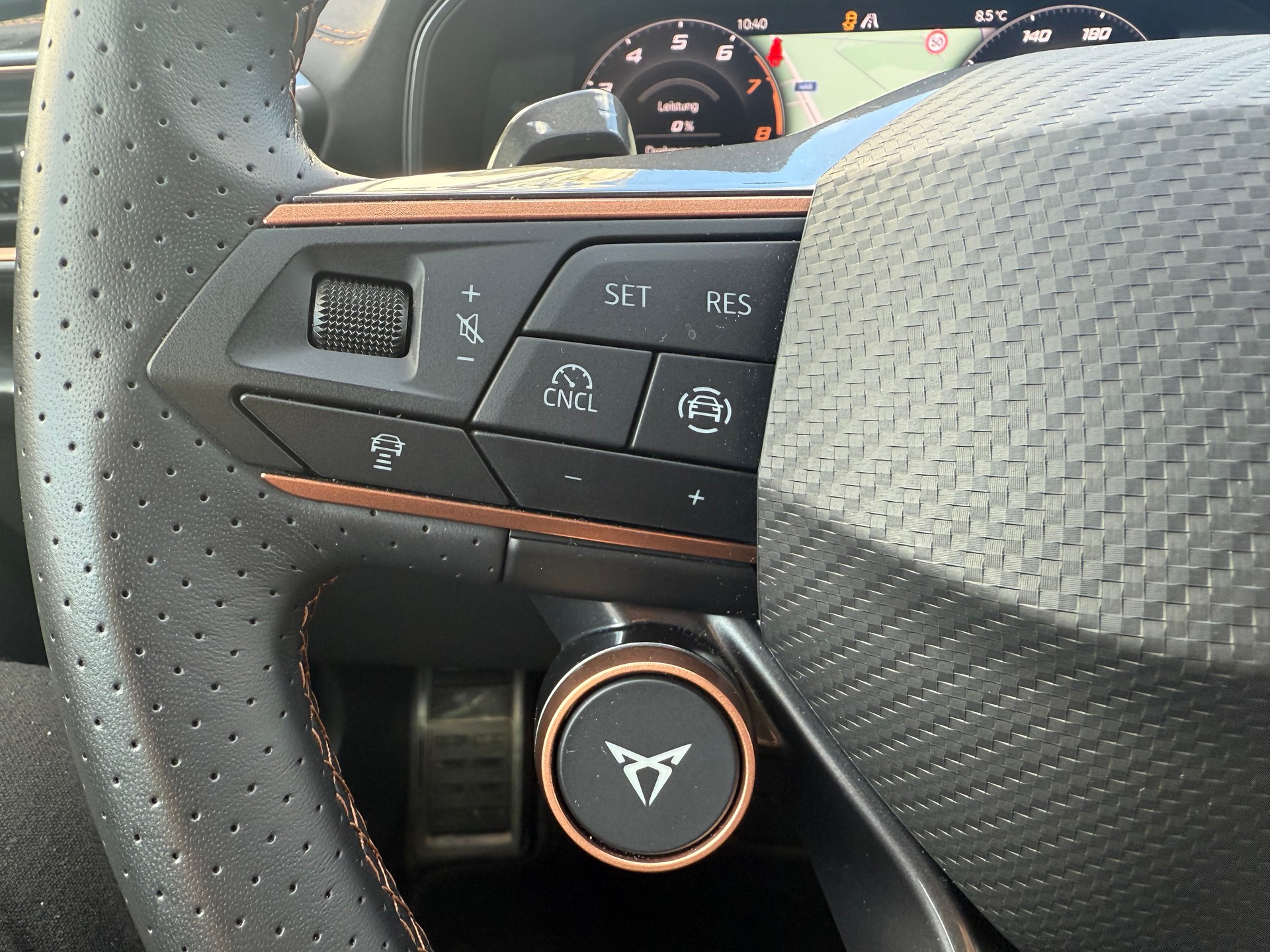 CUPRA Formentor 1.5 eTSI DSG-image-23