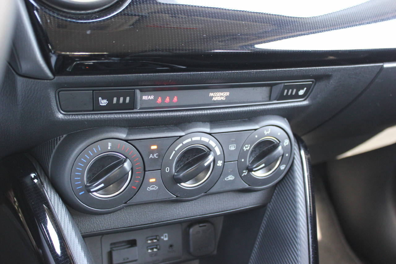 MAZDA 2 1.5 90 Ambition Plus Automat-image-11