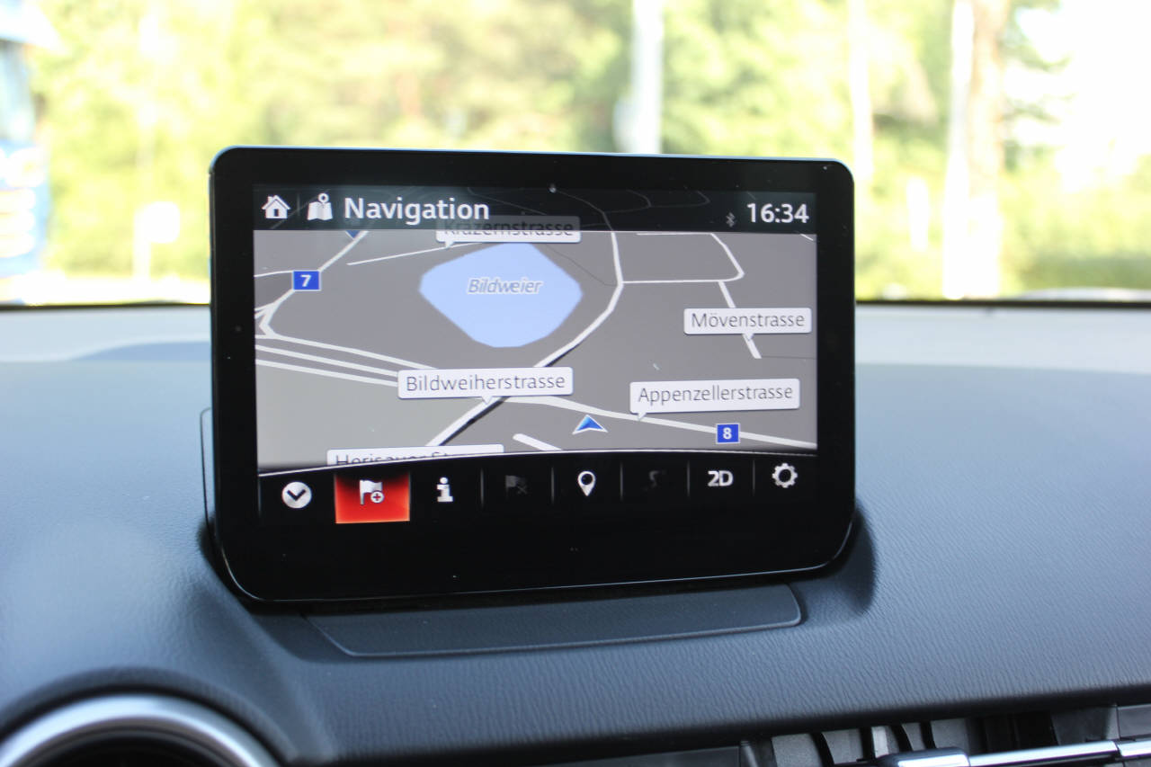 MAZDA 2 1.5 90 Ambition Plus Automat-image-9