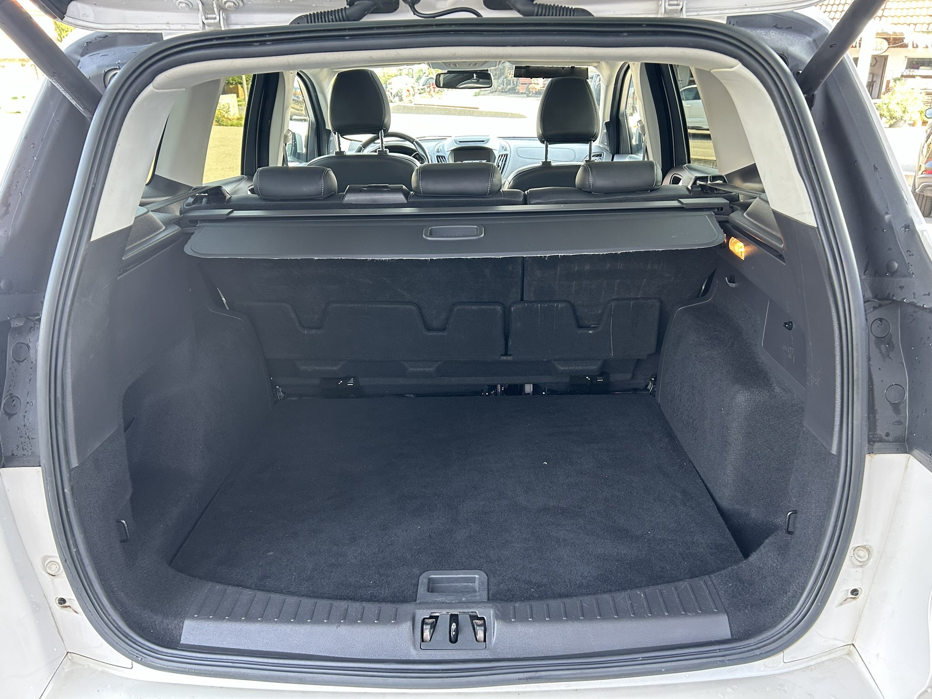 FORD Kuga 2.0 TDCi Vignale 4WD PowerShift-image-6