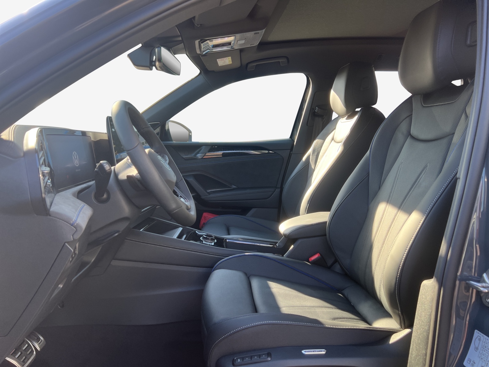 VW Tiguan 2.0 TDI SCR R-Line 4Motion DSG-image-7