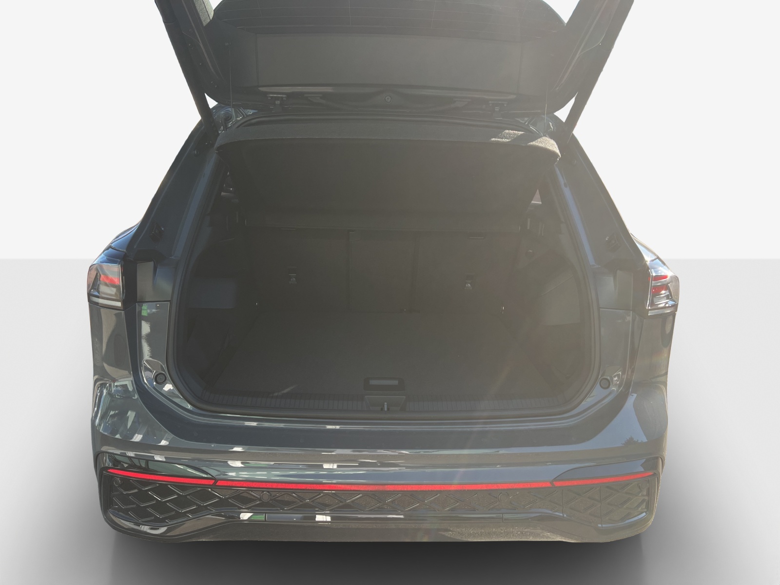 VW Tiguan 2.0 TDI SCR R-Line 4Motion DSG-image-12