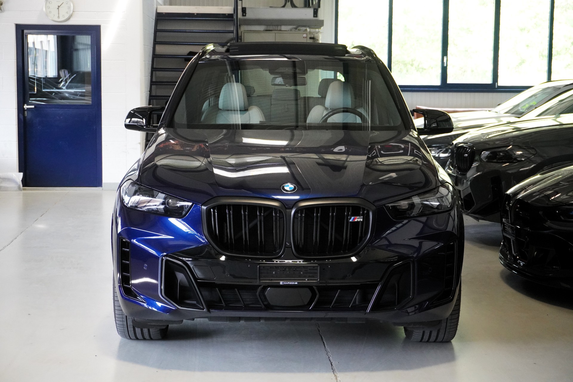 BMW X5 xDrive 48V M60i M Sport Pro Steptronic // BMW Werksgarantie bis 12/2027 // Individual Tansanitblau II //-image-3