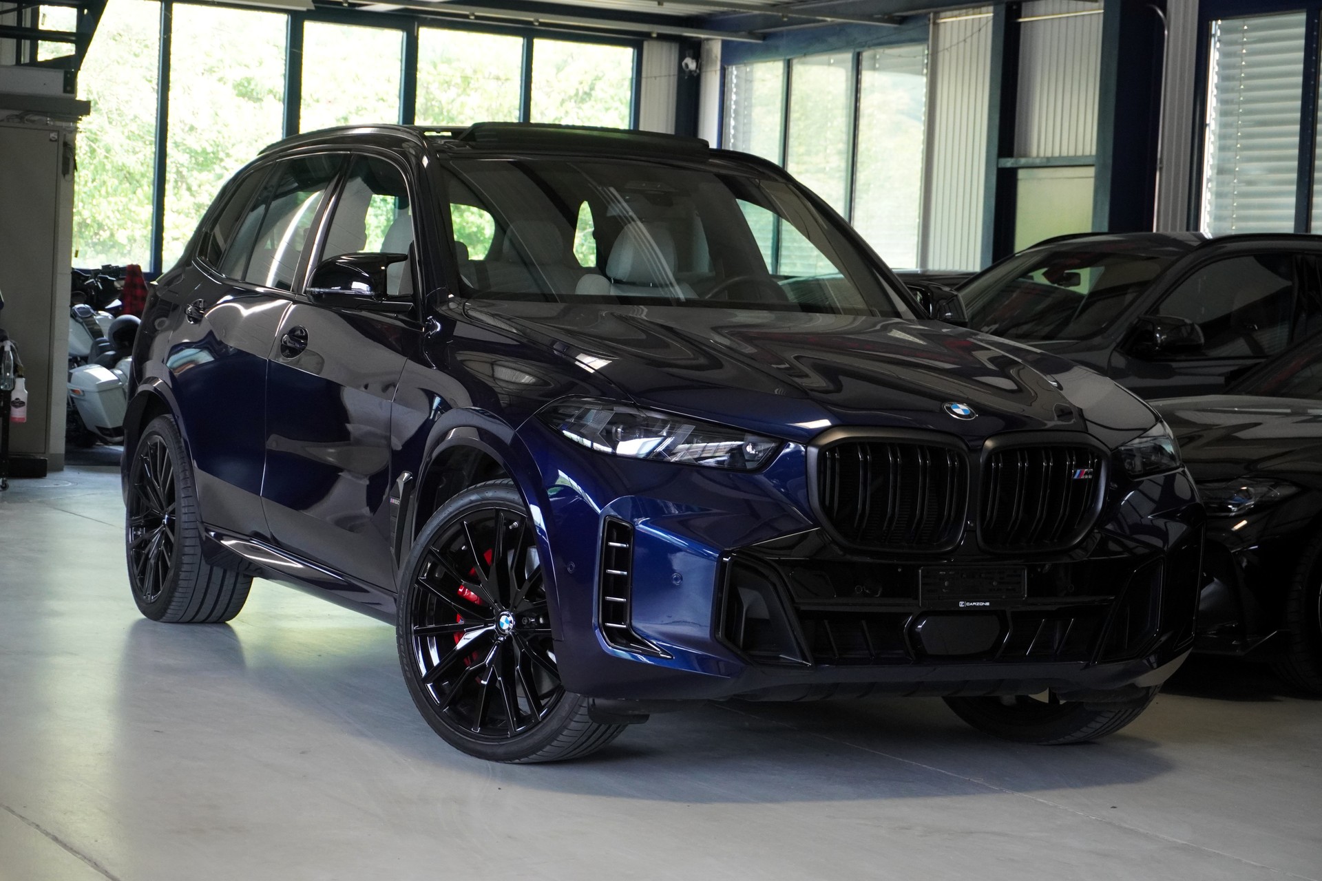 BMW X5 xDrive 48V M60i M Sport Pro Steptronic // BMW Werksgarantie bis 12/2027 // Individual Tansanitblau II //-image-0