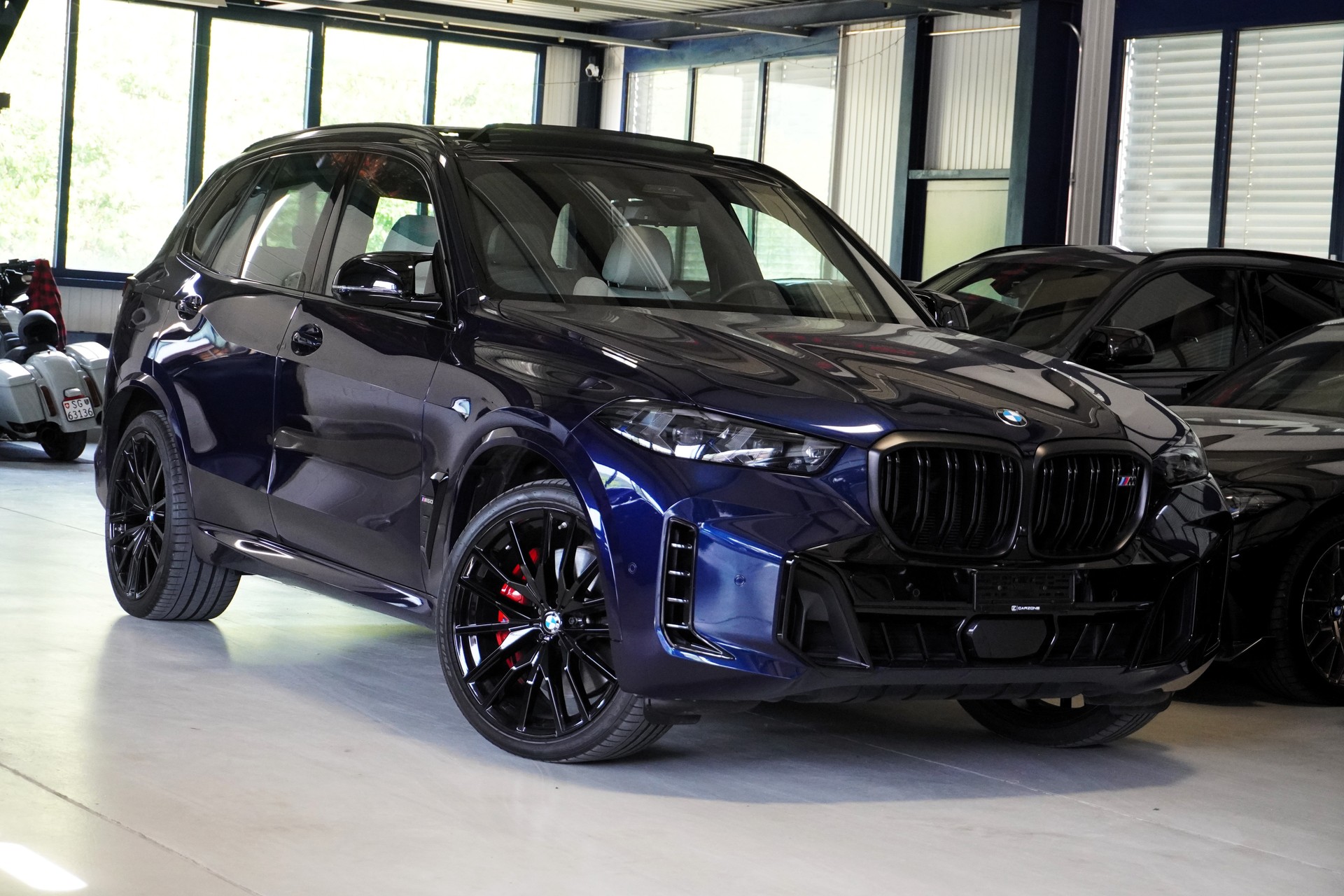 BMW X5 xDrive 48V M60i M Sport Pro Steptronic // BMW Werksgarantie bis 12/2027 // Individual Tansanitblau II //-image-2