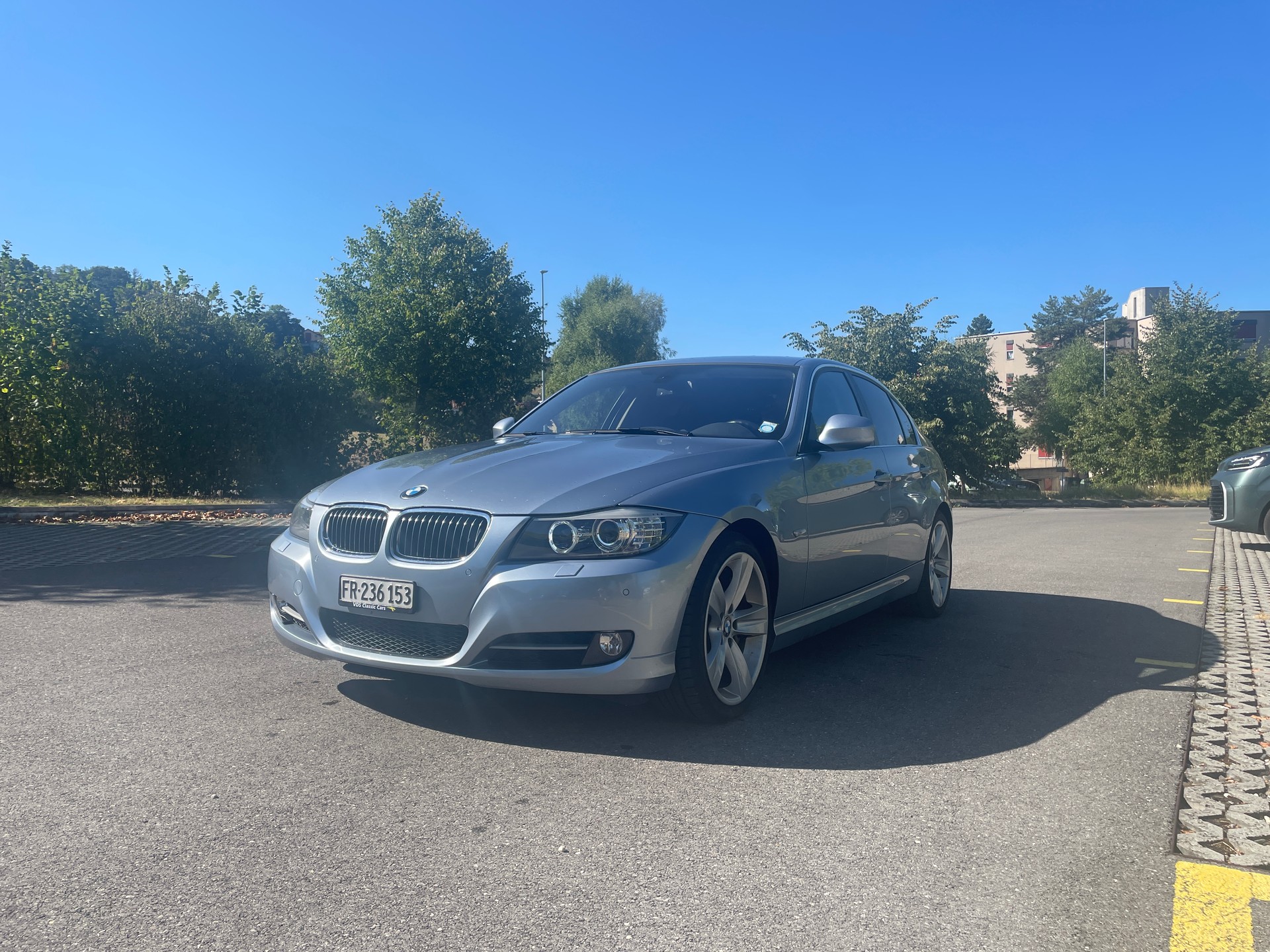 BMW 335i xDrive-image-5