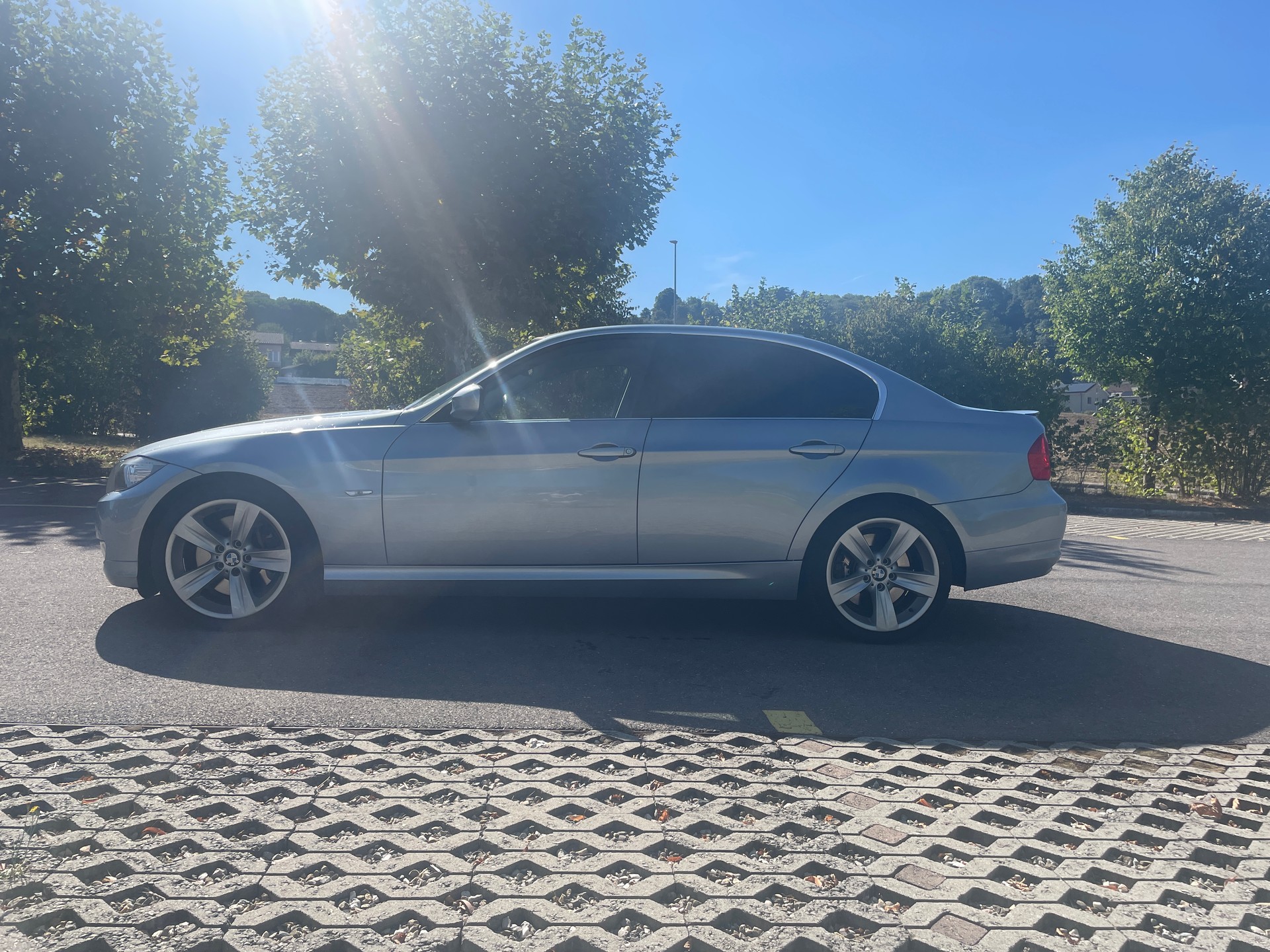 BMW 335i xDrive-image-4