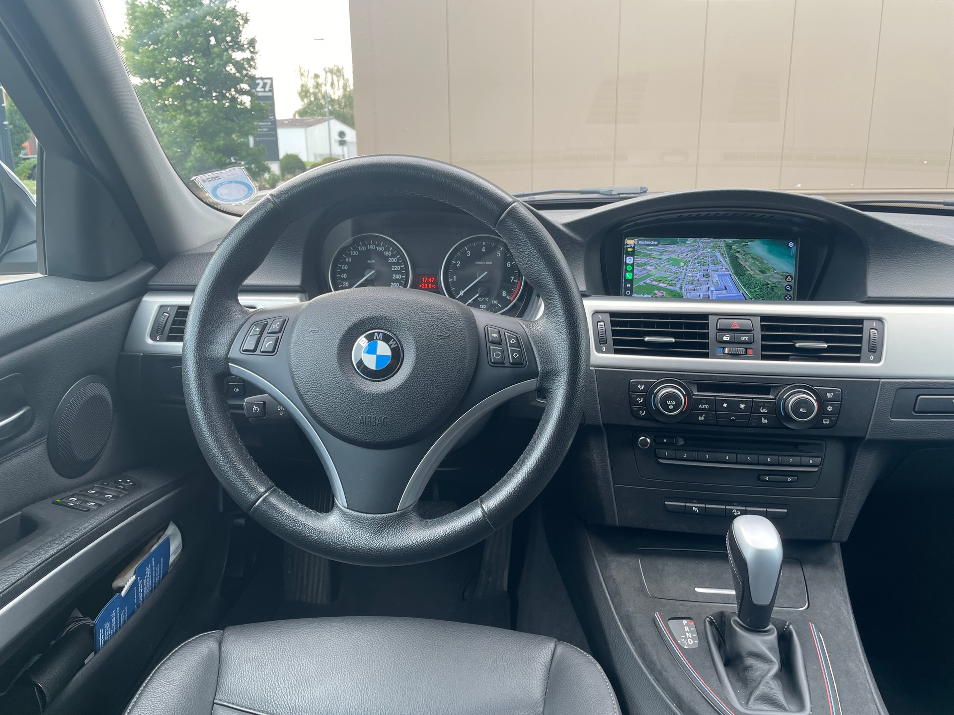 BMW 335i xDrive-image-4