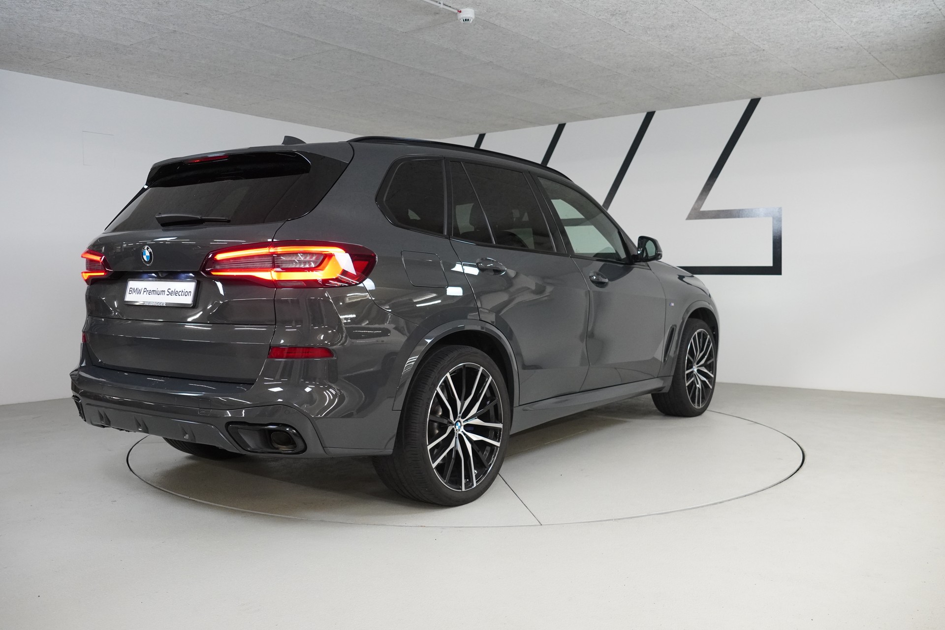 BMW X5 xDrive 48V 40d M Sport Steptronic-image-6
