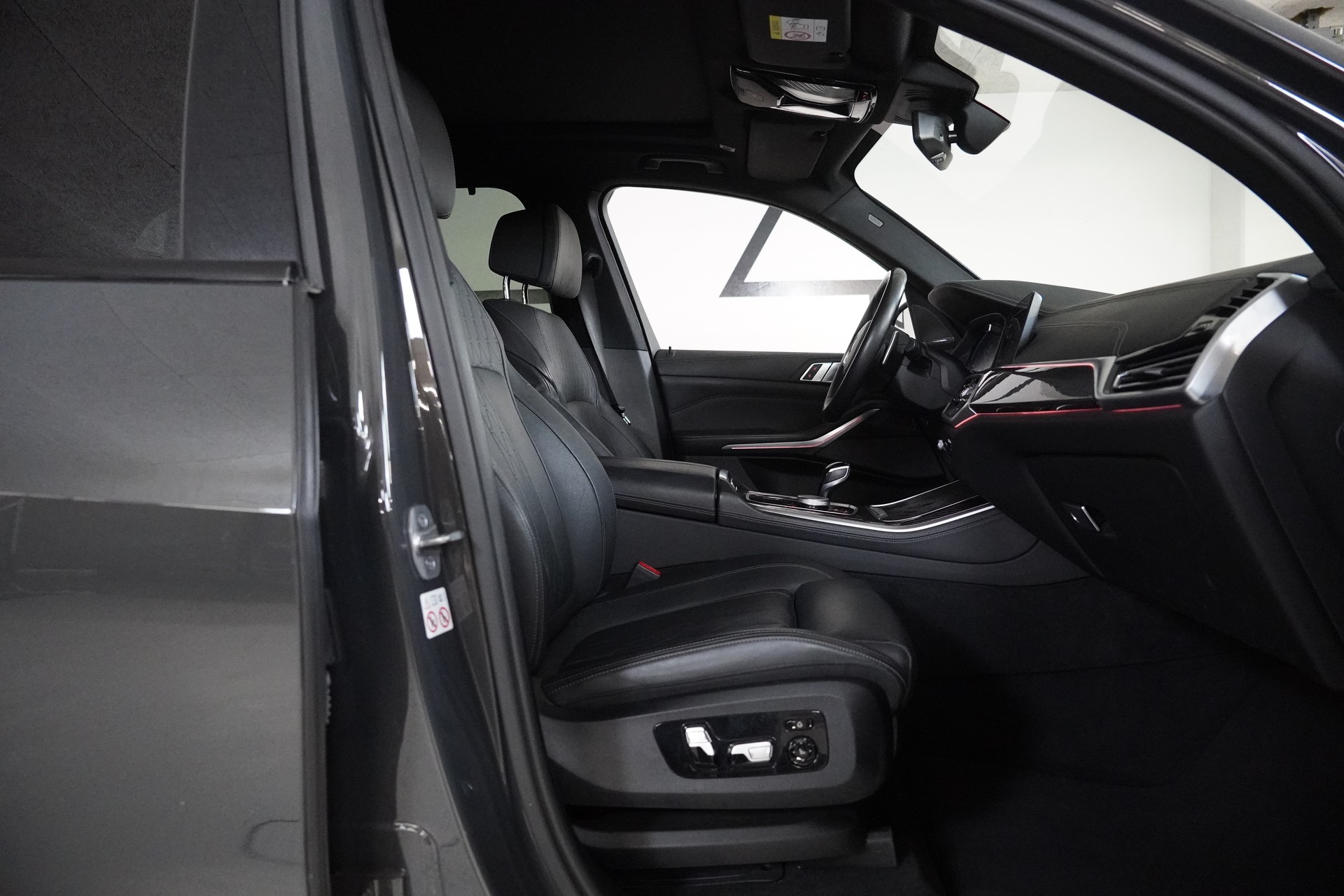 BMW X5 xDrive 48V 40d M Sport Steptronic-image-13