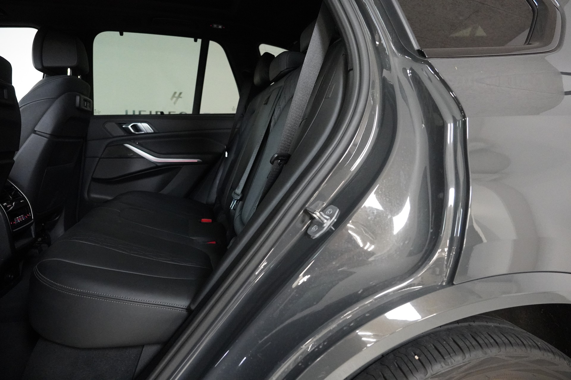 BMW X5 xDrive 48V 40d M Sport Steptronic-image-12