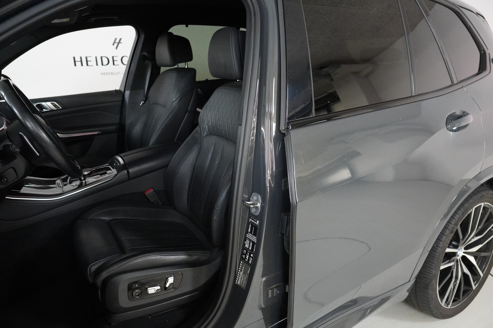 BMW X5 xDrive 48V 40d M Sport Steptronic-image-11