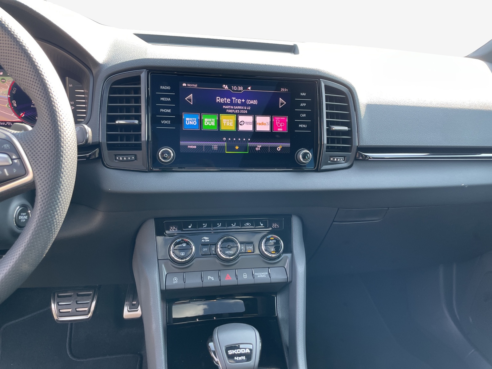 SKODA Karoq 2.0 TSI SportLine 4x4 DSG-image-10