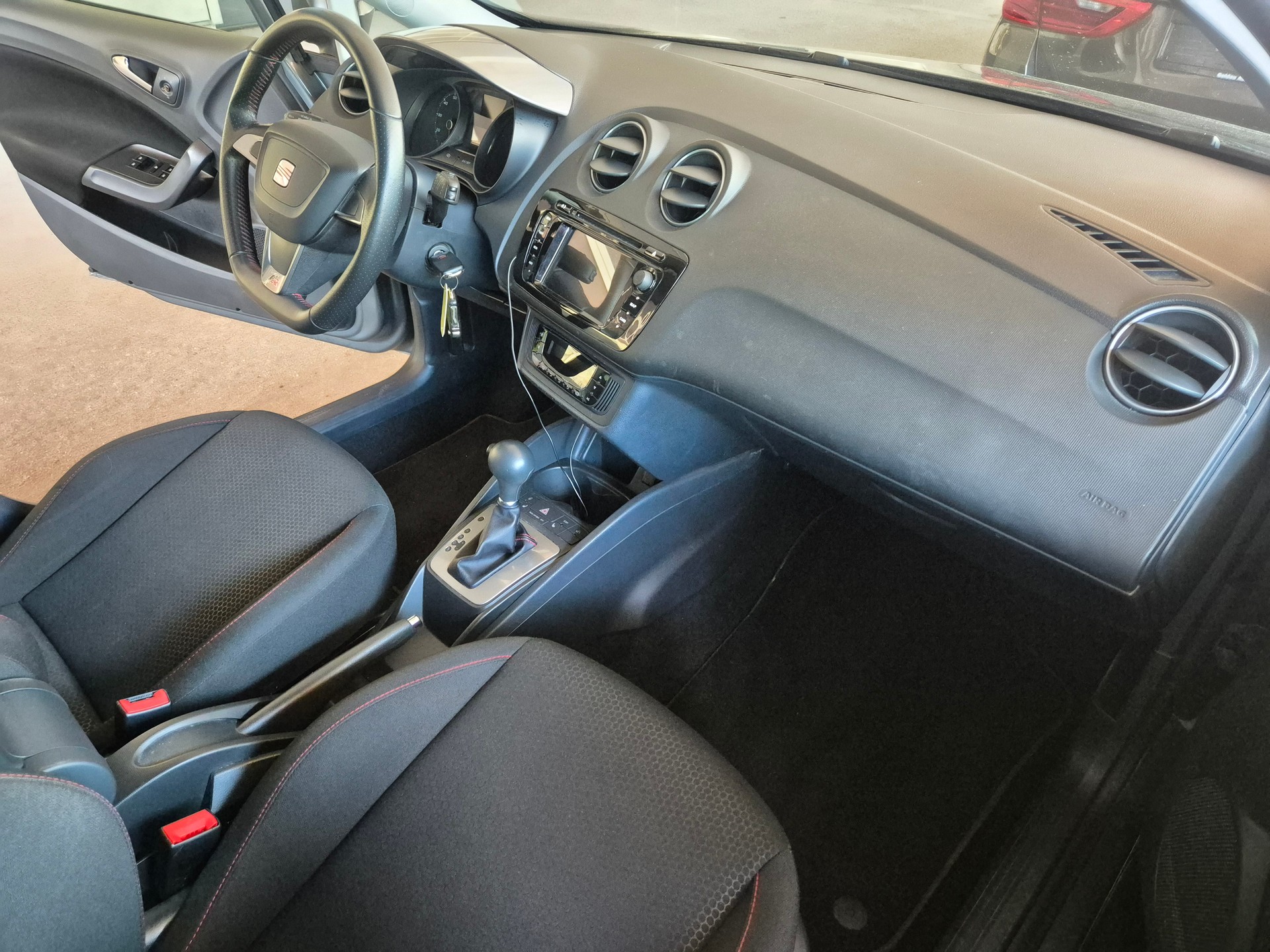 SEAT Ibiza ST 1.4 TSI FR DSG-image-7