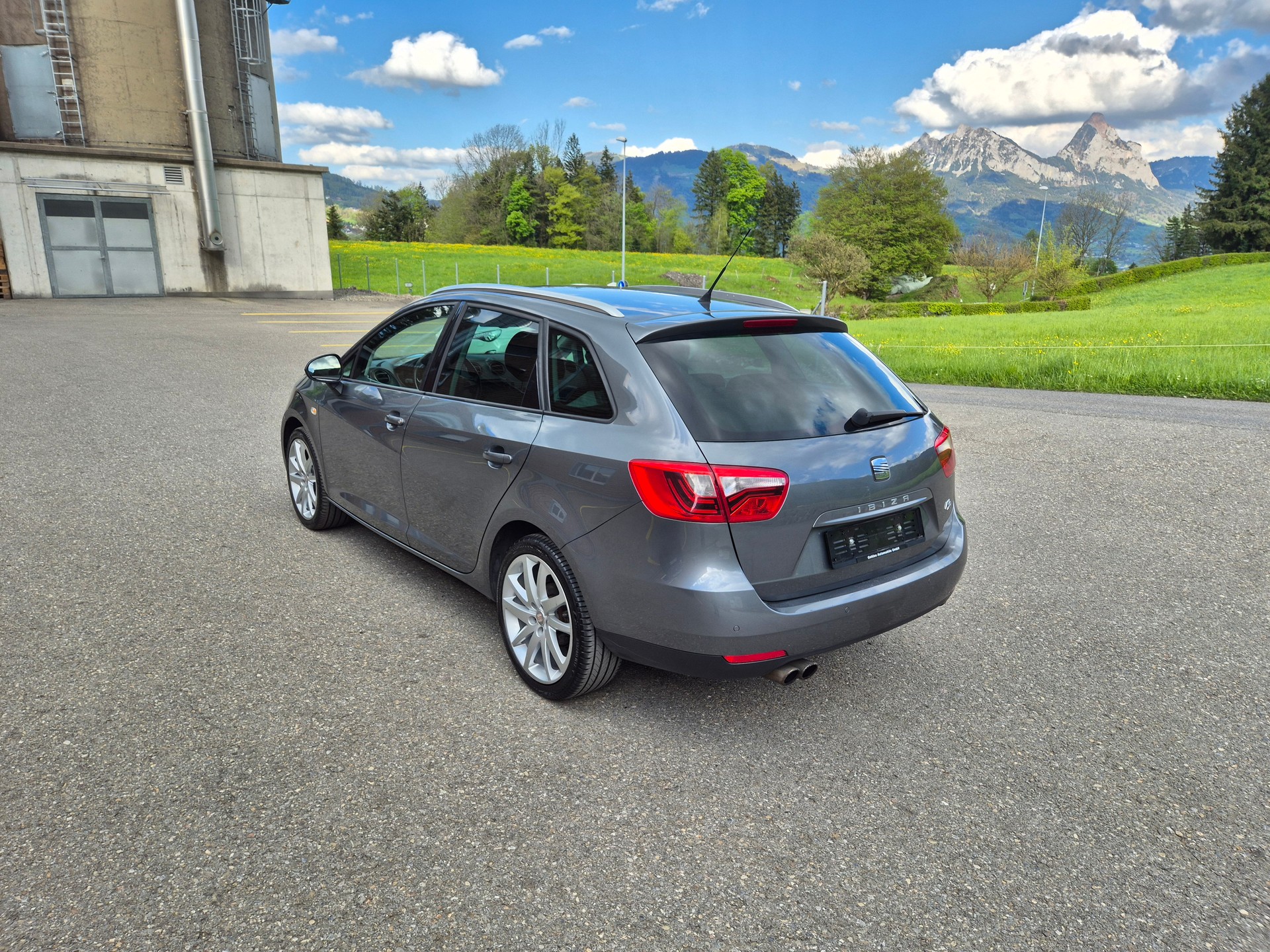 SEAT Ibiza ST 1.4 TSI FR DSG-image-2