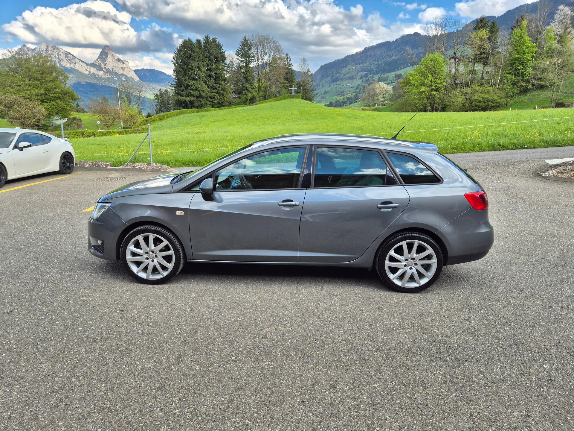 SEAT Ibiza ST 1.4 TSI FR DSG-image-1
