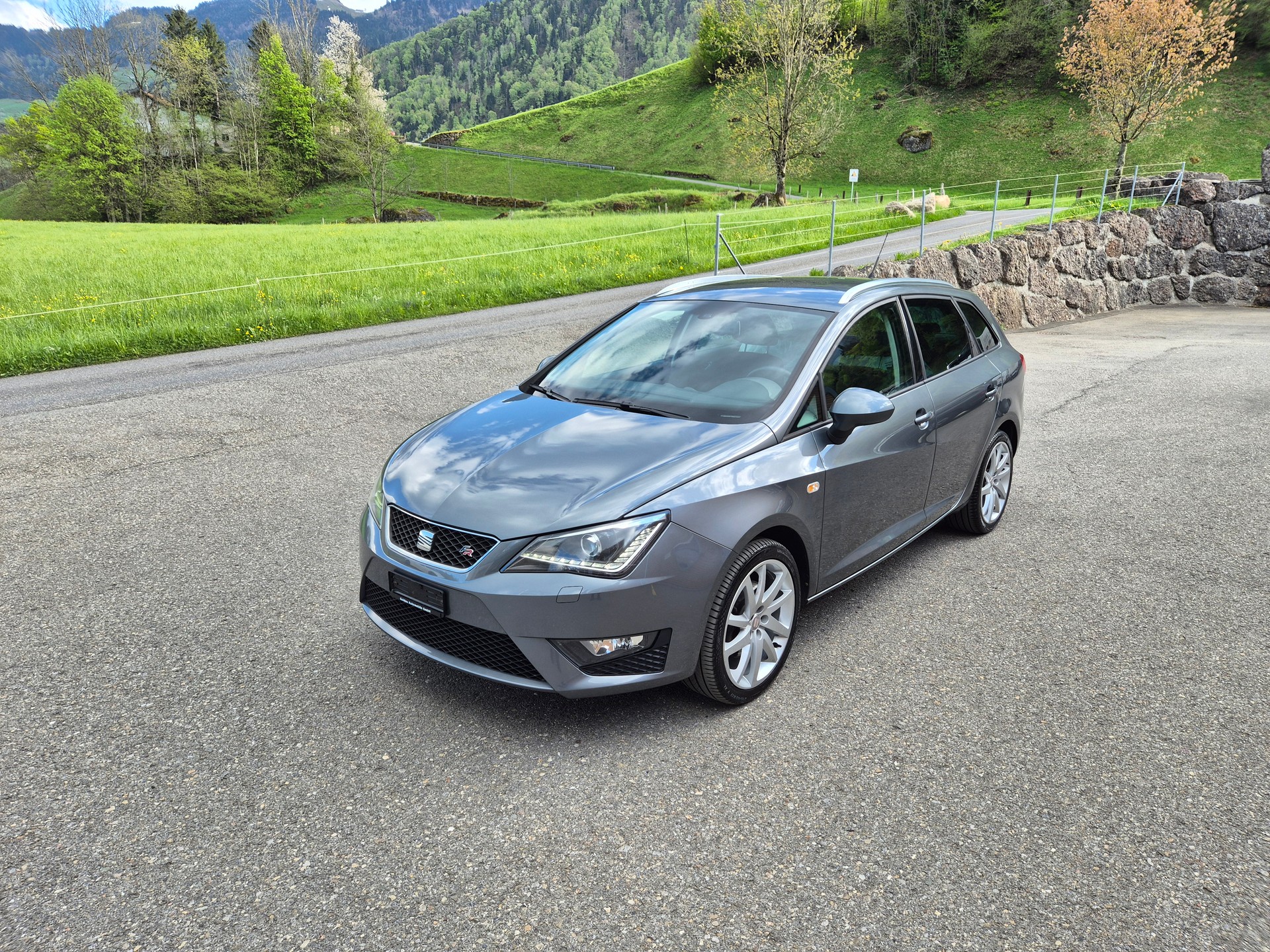 SEAT Ibiza ST 1.4 TSI FR DSG-image-0