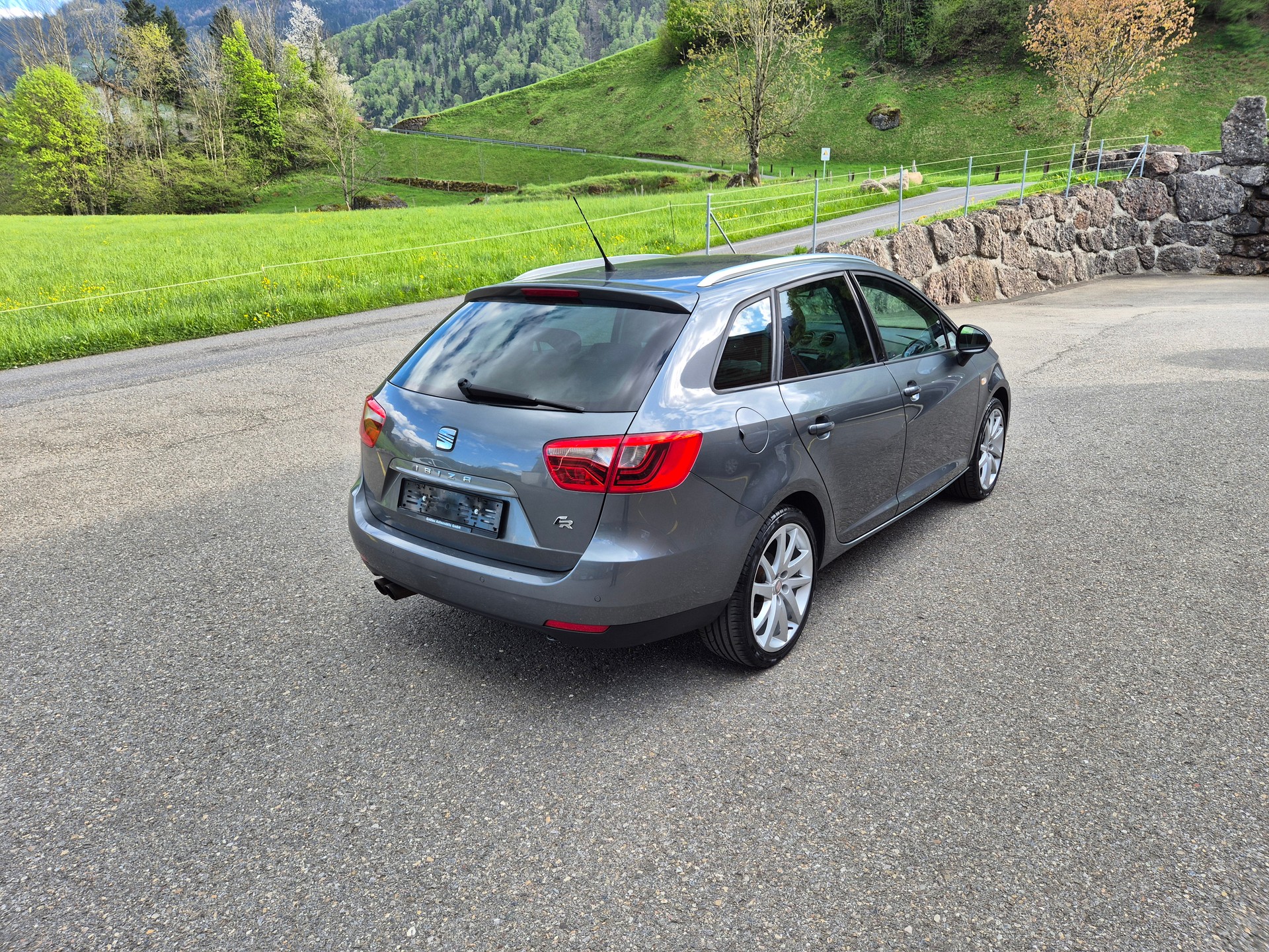 SEAT Ibiza ST 1.4 TSI FR DSG-image-4