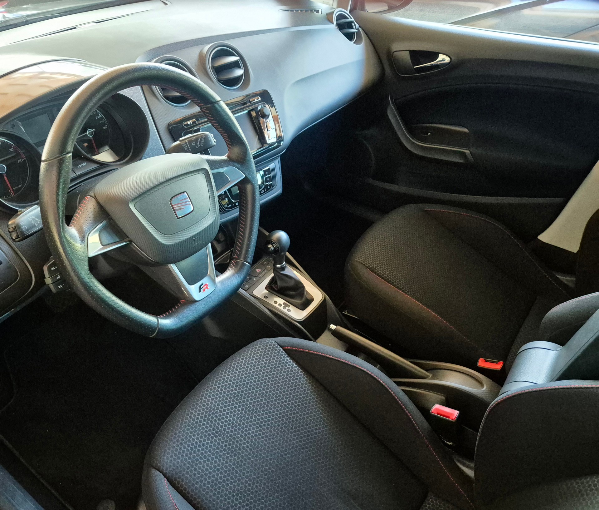 SEAT Ibiza ST 1.4 TSI FR DSG-image-6