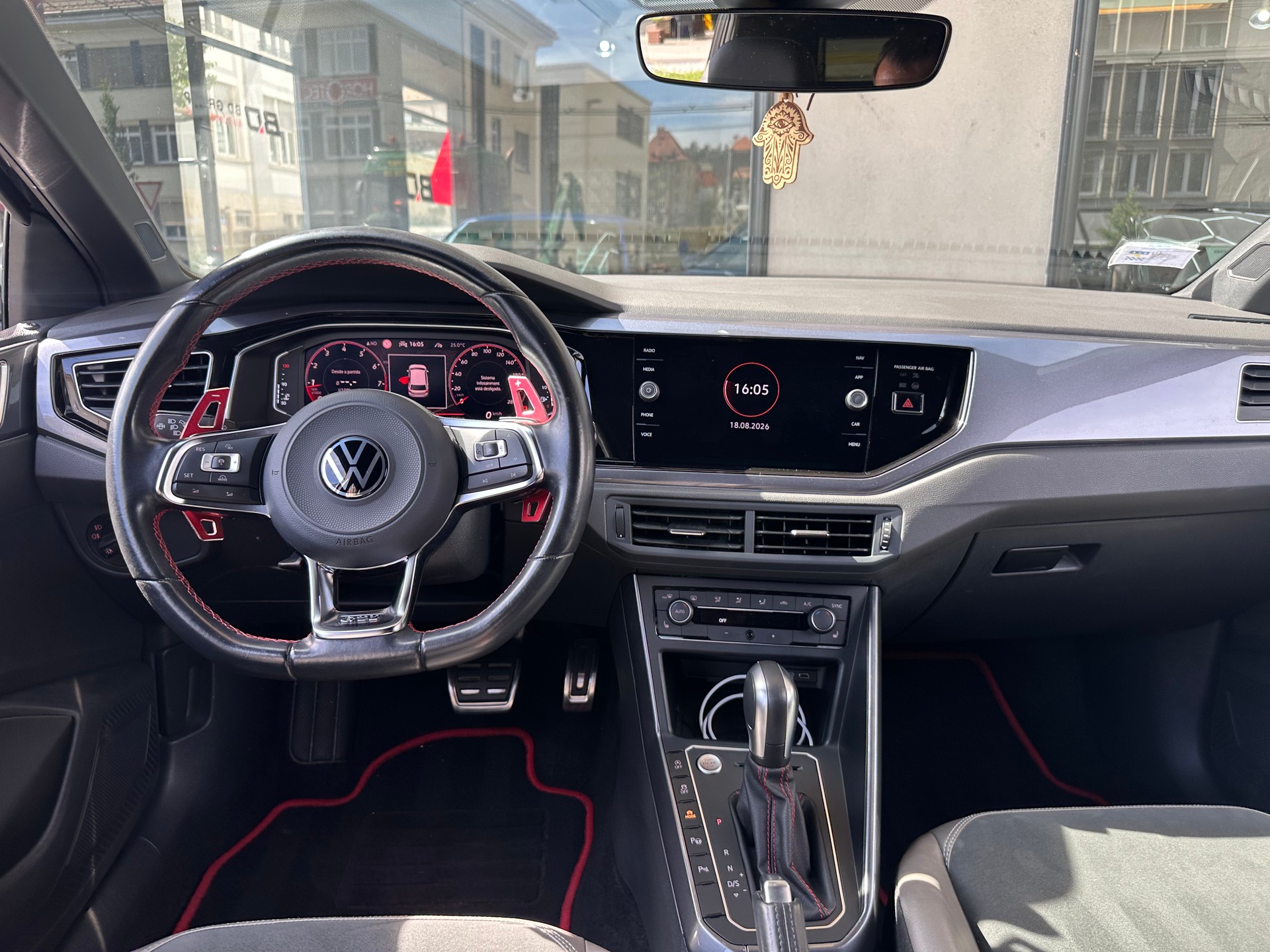 VW Polo 2.0 TSI GTI DSG-image-12