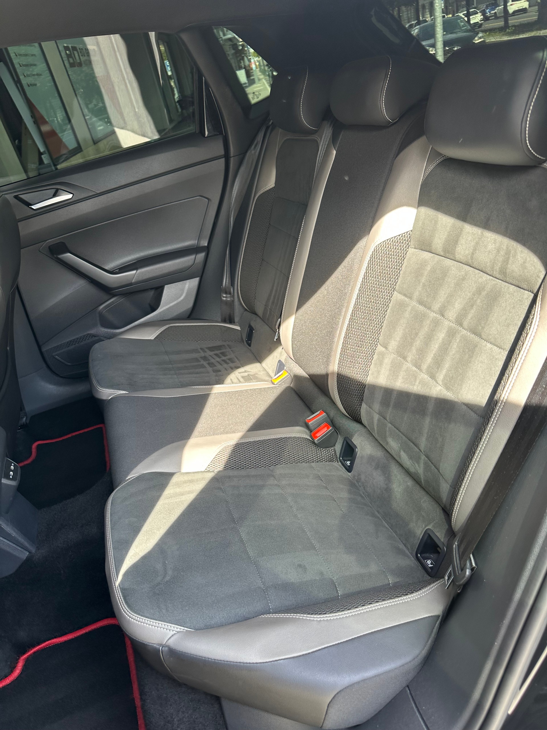 VW Polo 2.0 TSI GTI DSG-image-10