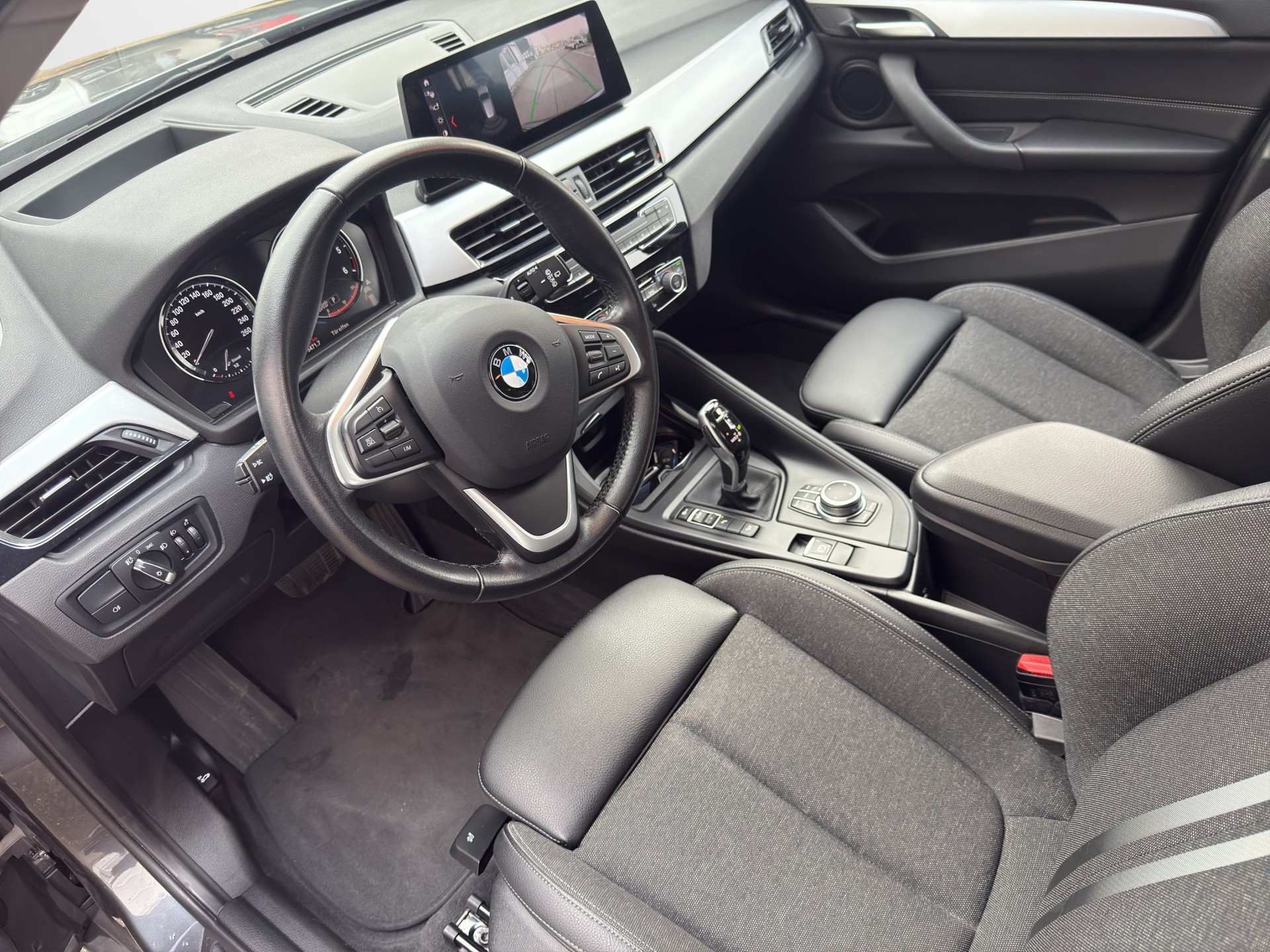BMW X1 xDrive 18d Steptronic-image-9