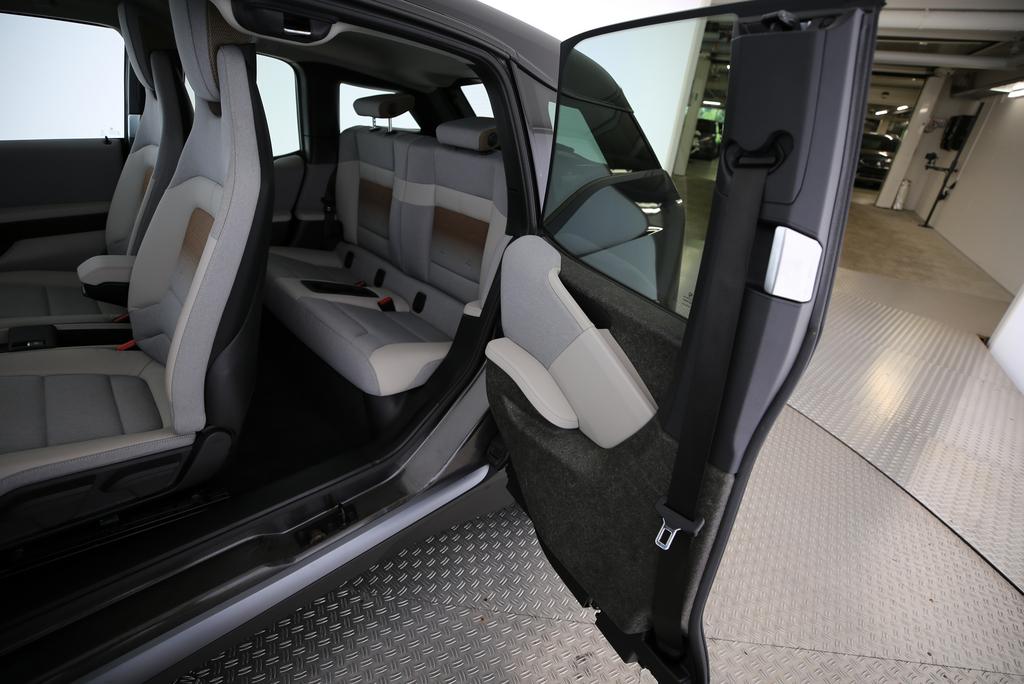 BMW i3 120 Ah-image-17